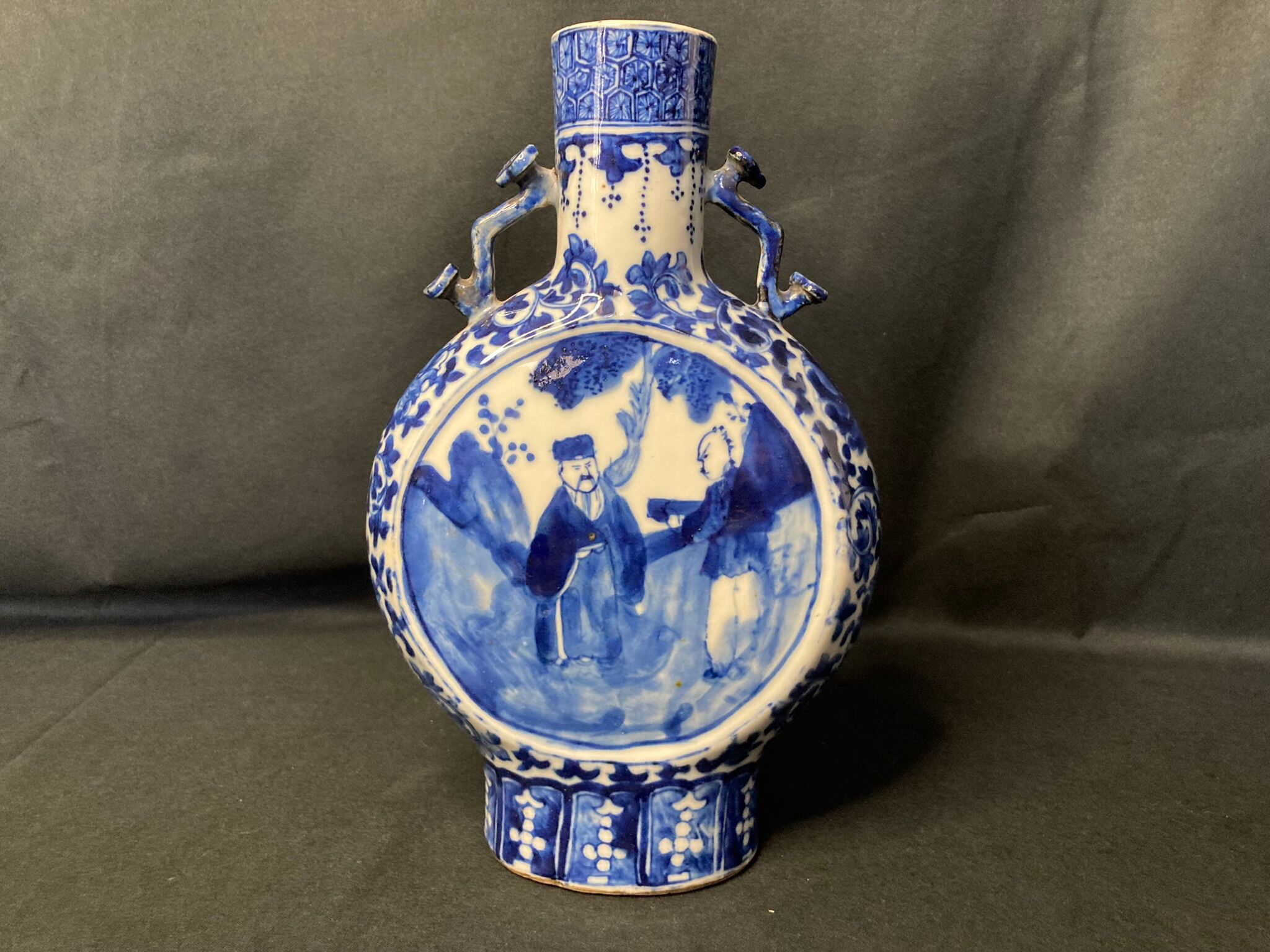 Porcelain gourd vase, signature China, 19th century