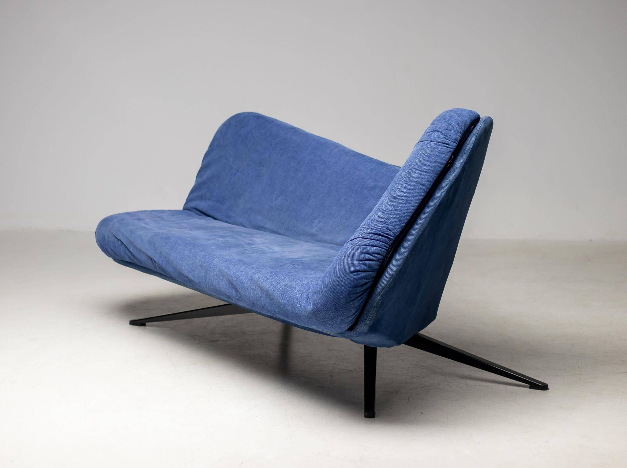 Arflex "Ribalta" adjustable daybed by Fabrizio Ballardini - Italian Versatility