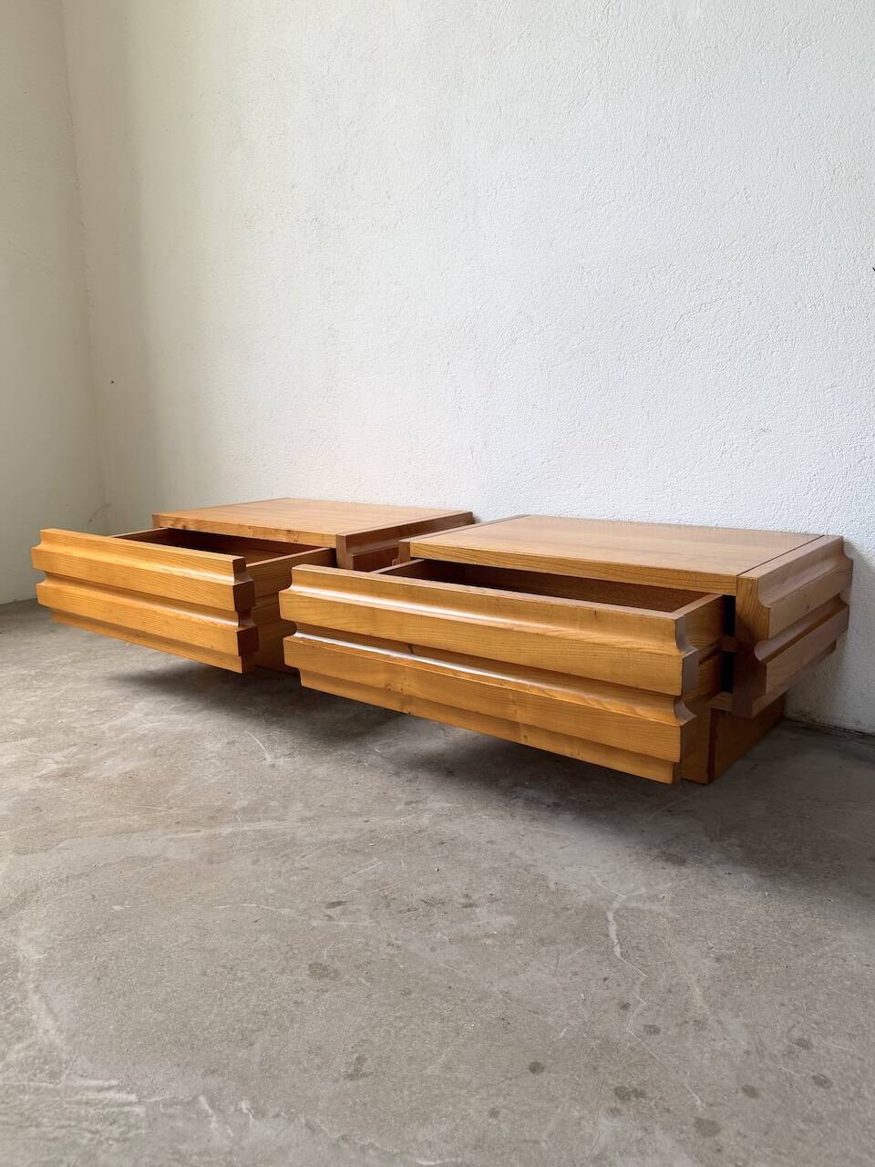 Paire de chevets en orme Maison Regain