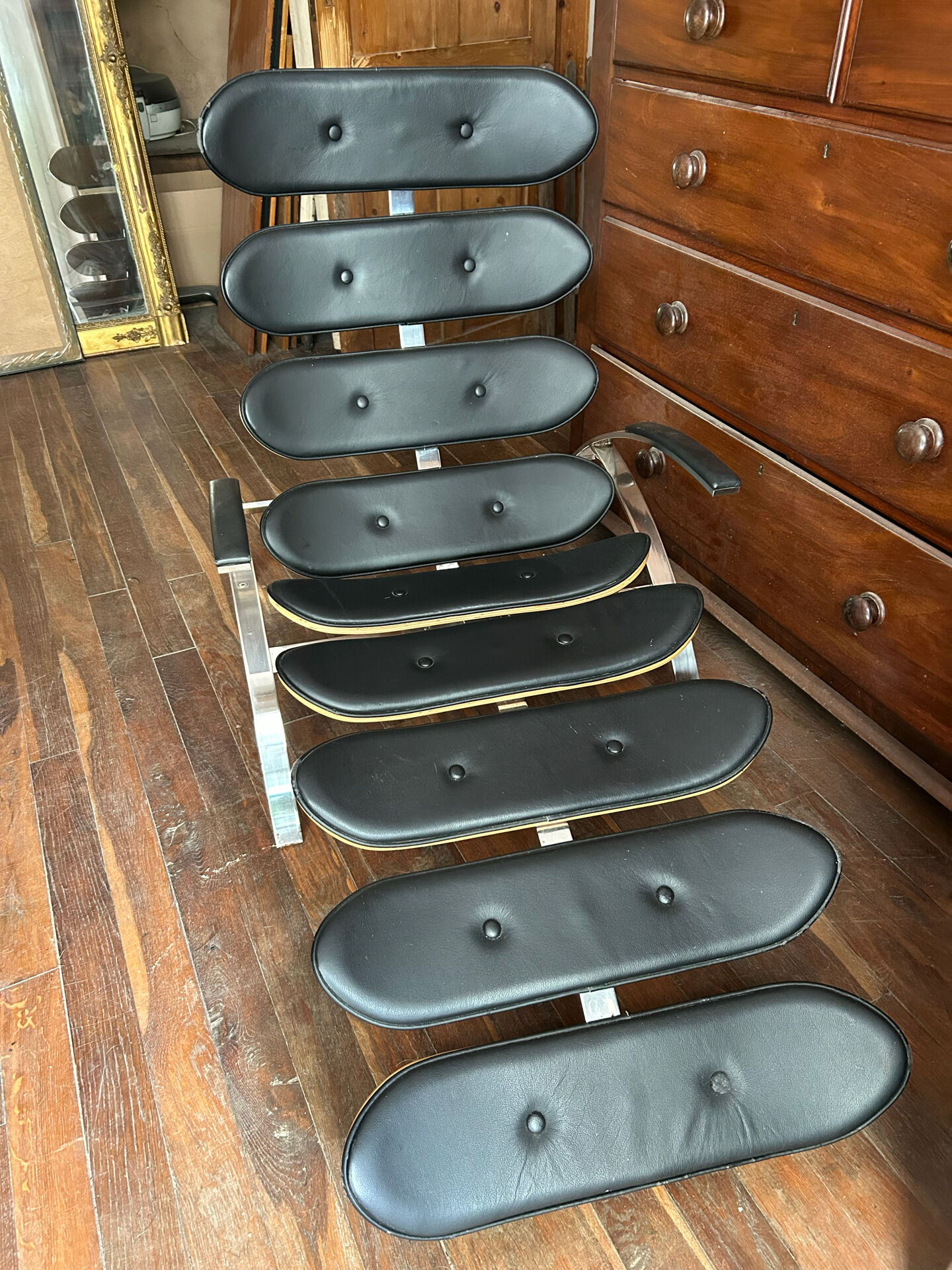 Scorpion chaise longue Bauhaus designer
