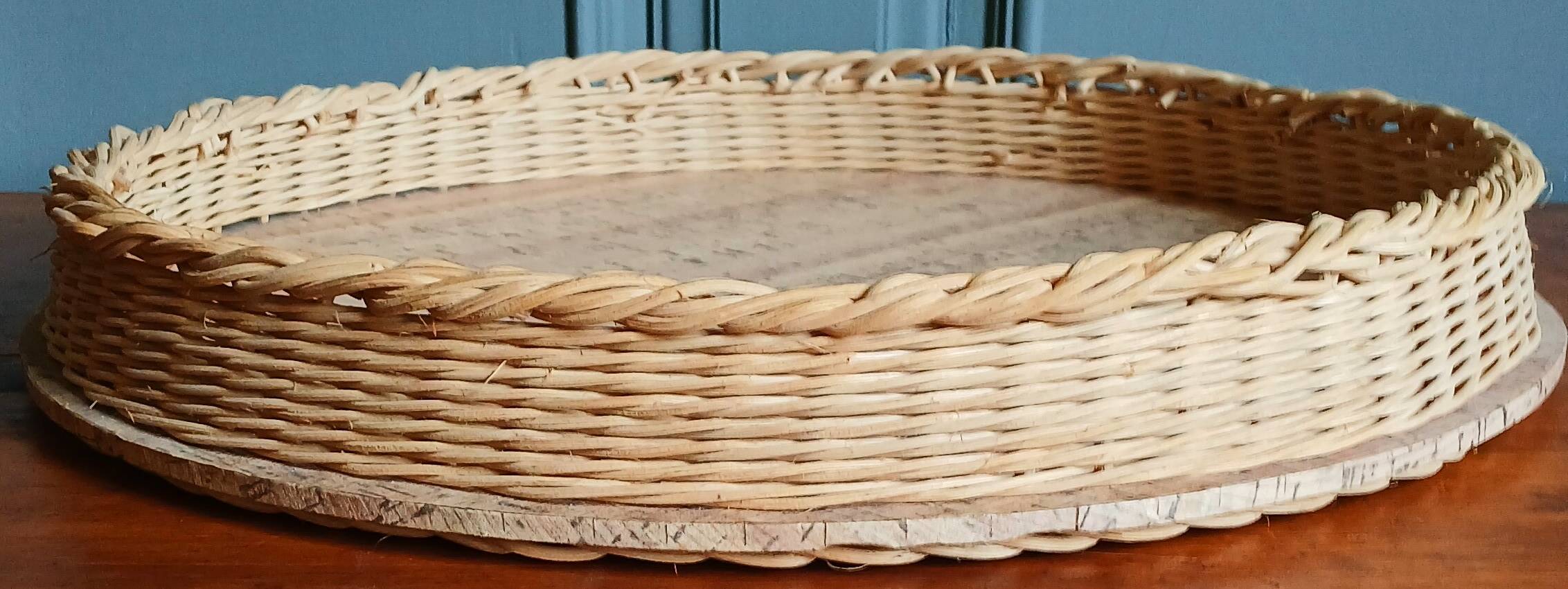 XL plateau in natural rattan & cork print wood, circa 1960.