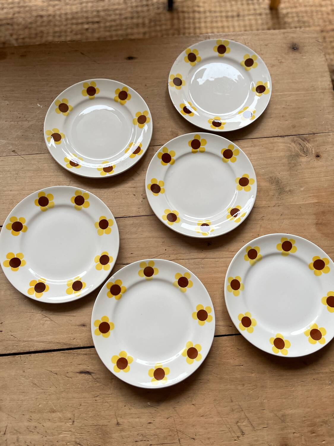 6 sunflower dessert plates Moulins des loups