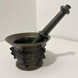 Mortar and pestle fins bronze seventeenth
