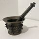 Mortier et pilon ailettes bronze XVIIe