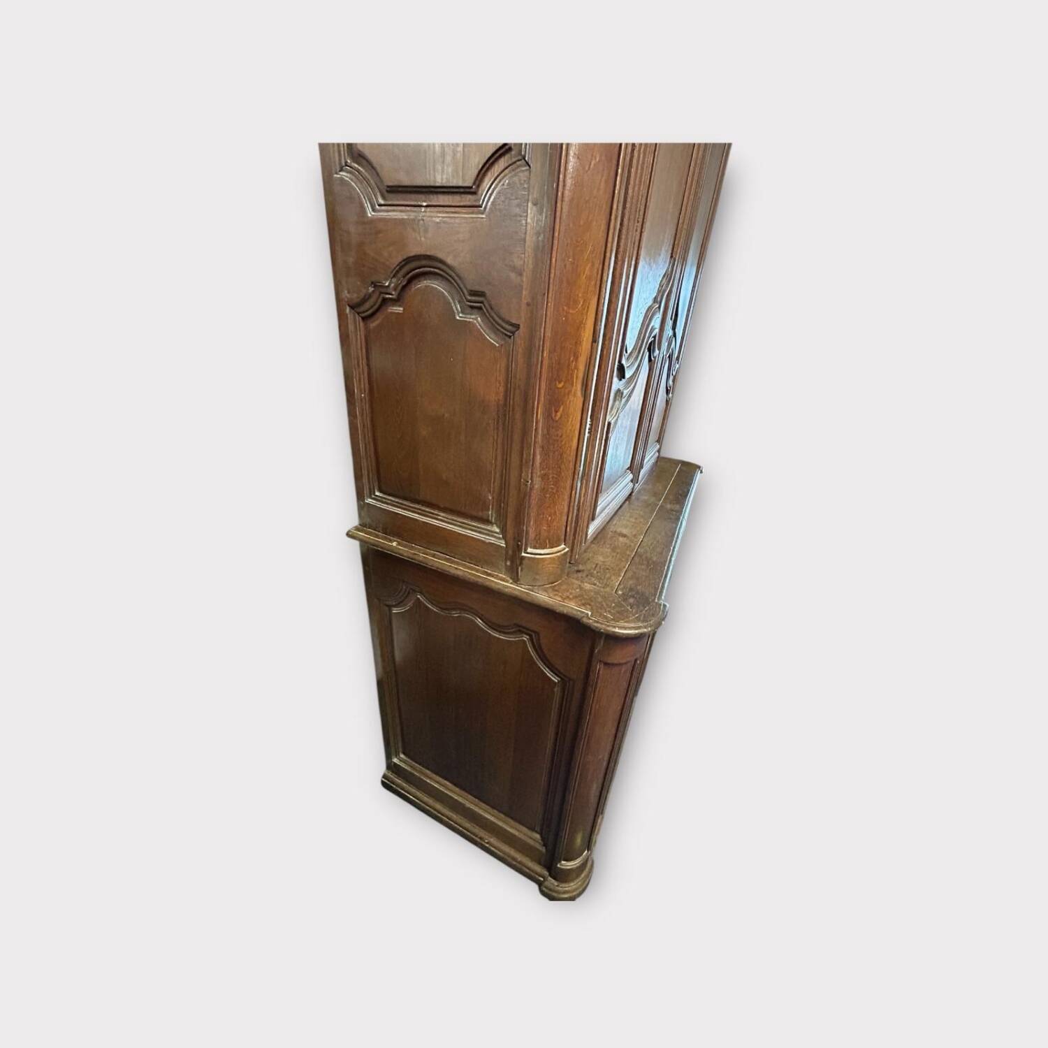 Two-body presentation buffet from the regency period in oak, 18th century parisian work