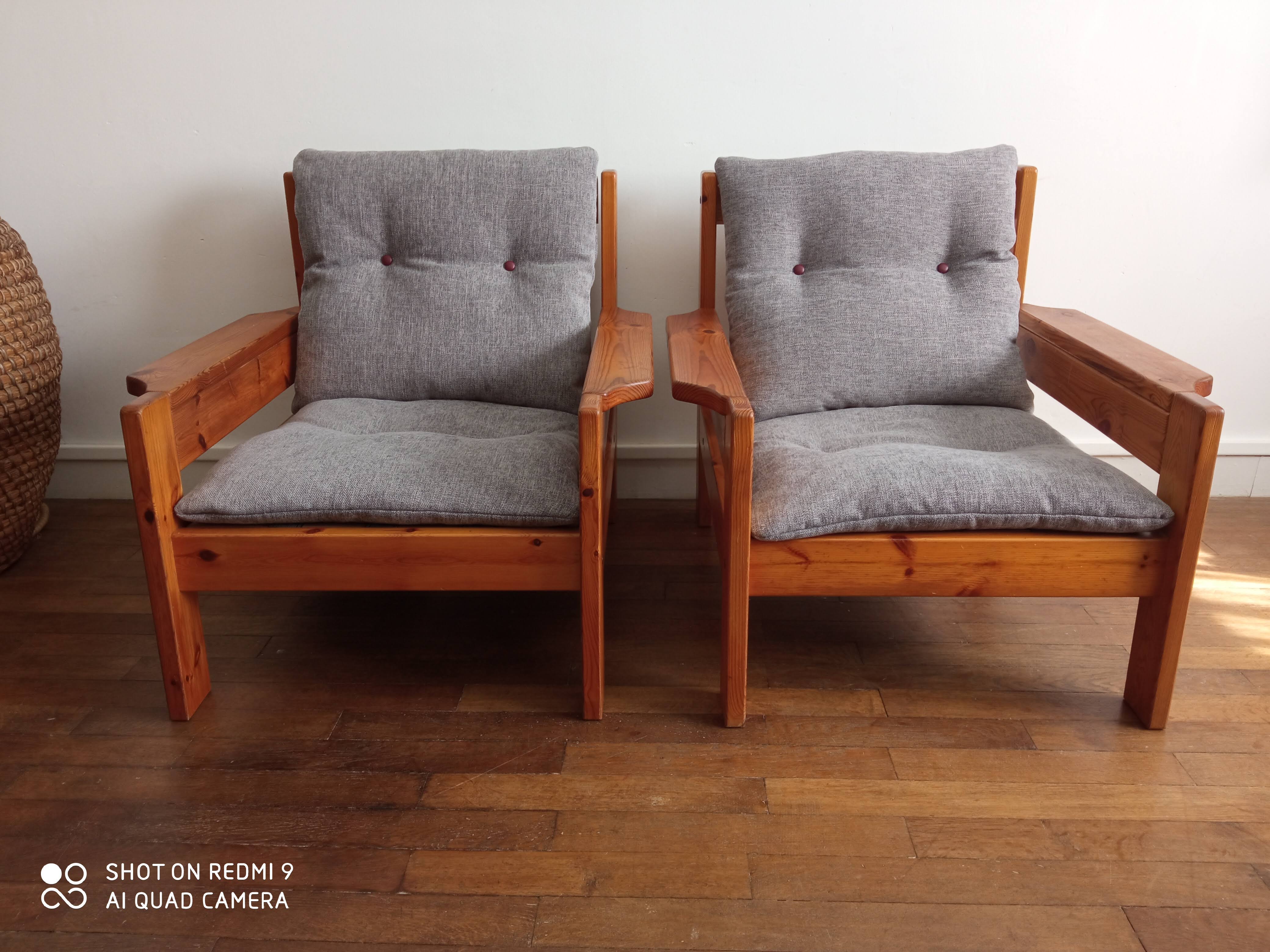 Pair of pine chairs 1980