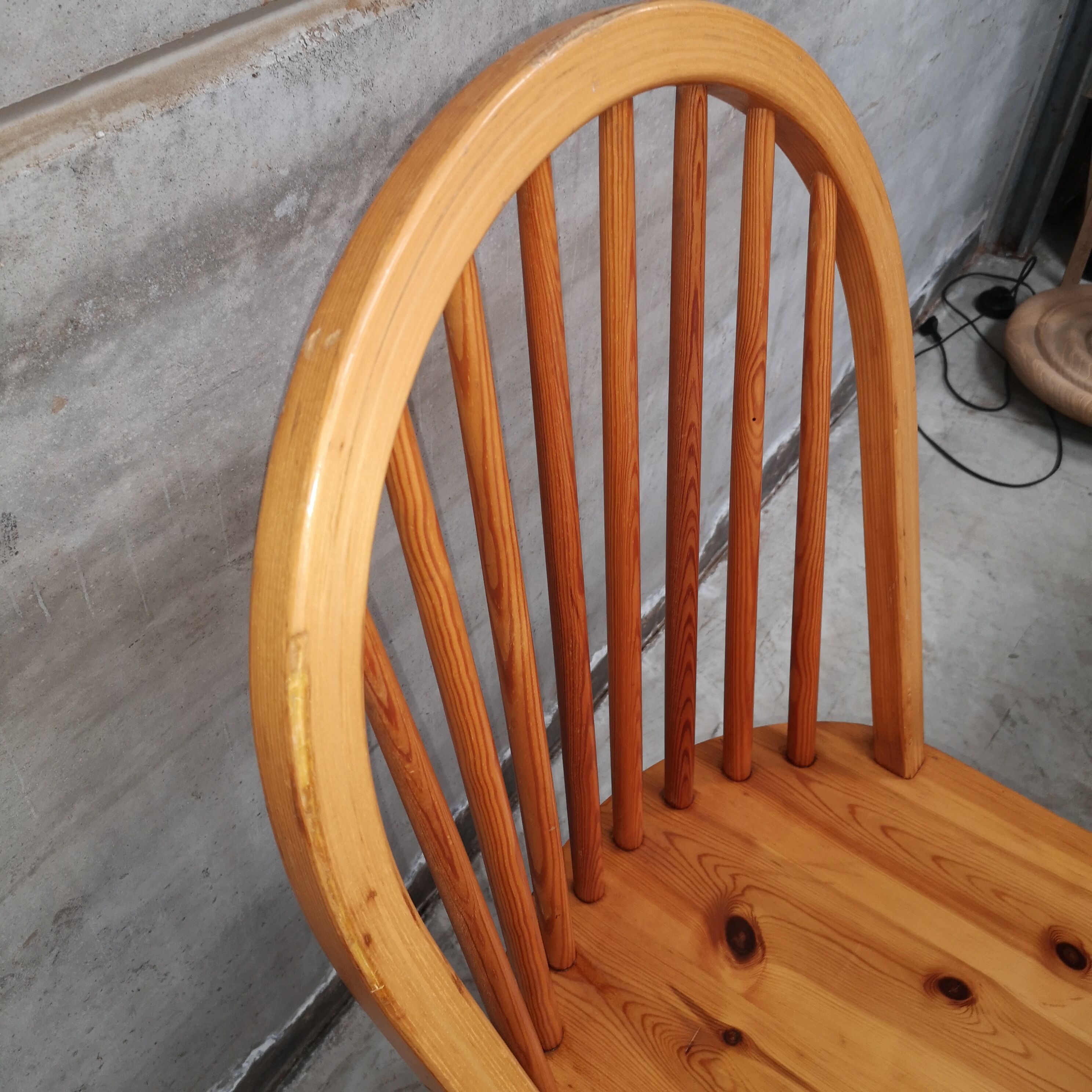 4 windsor chairs in vintage pine 1970 1980
