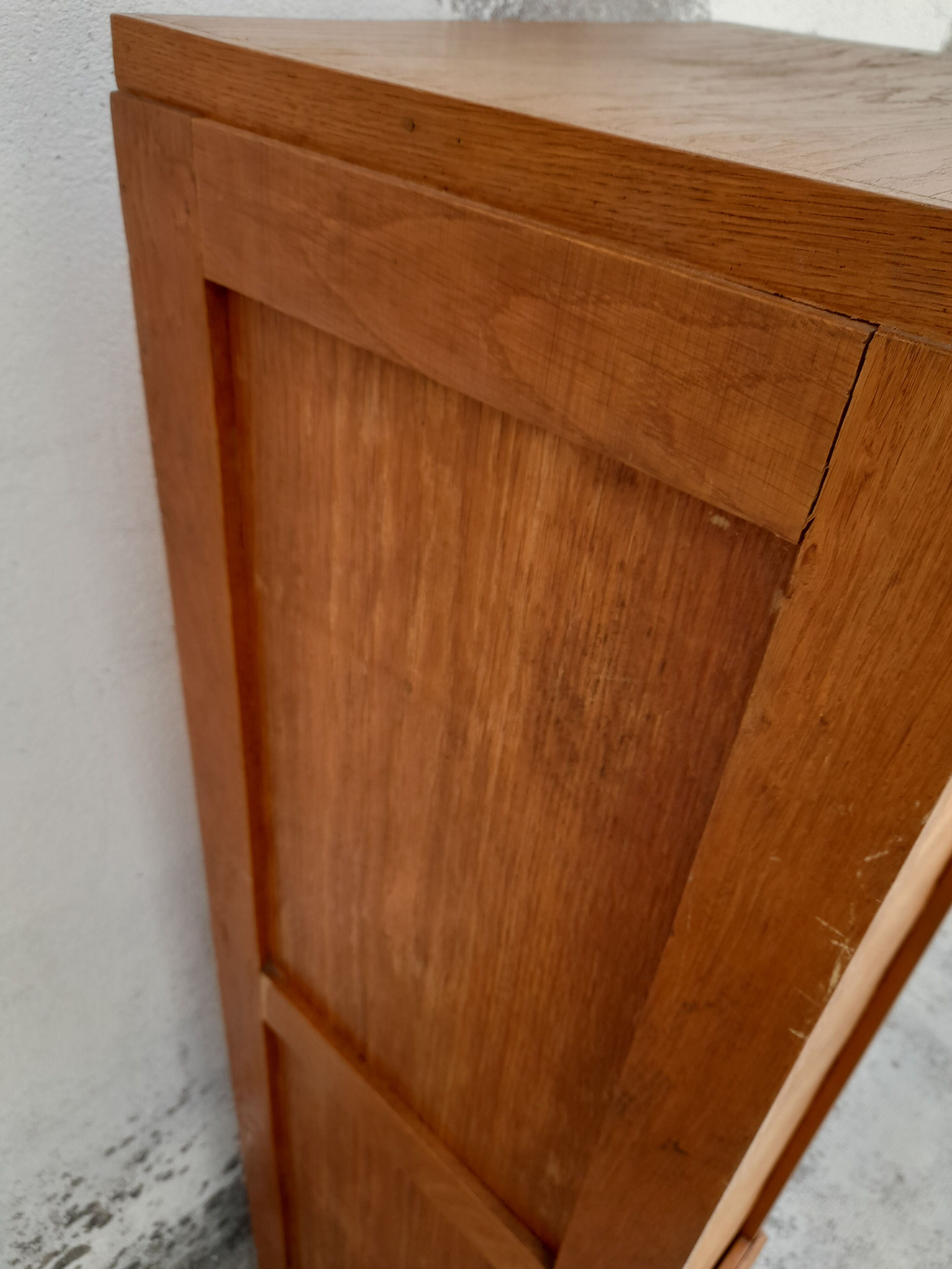 Old curtain cabinet cabinet