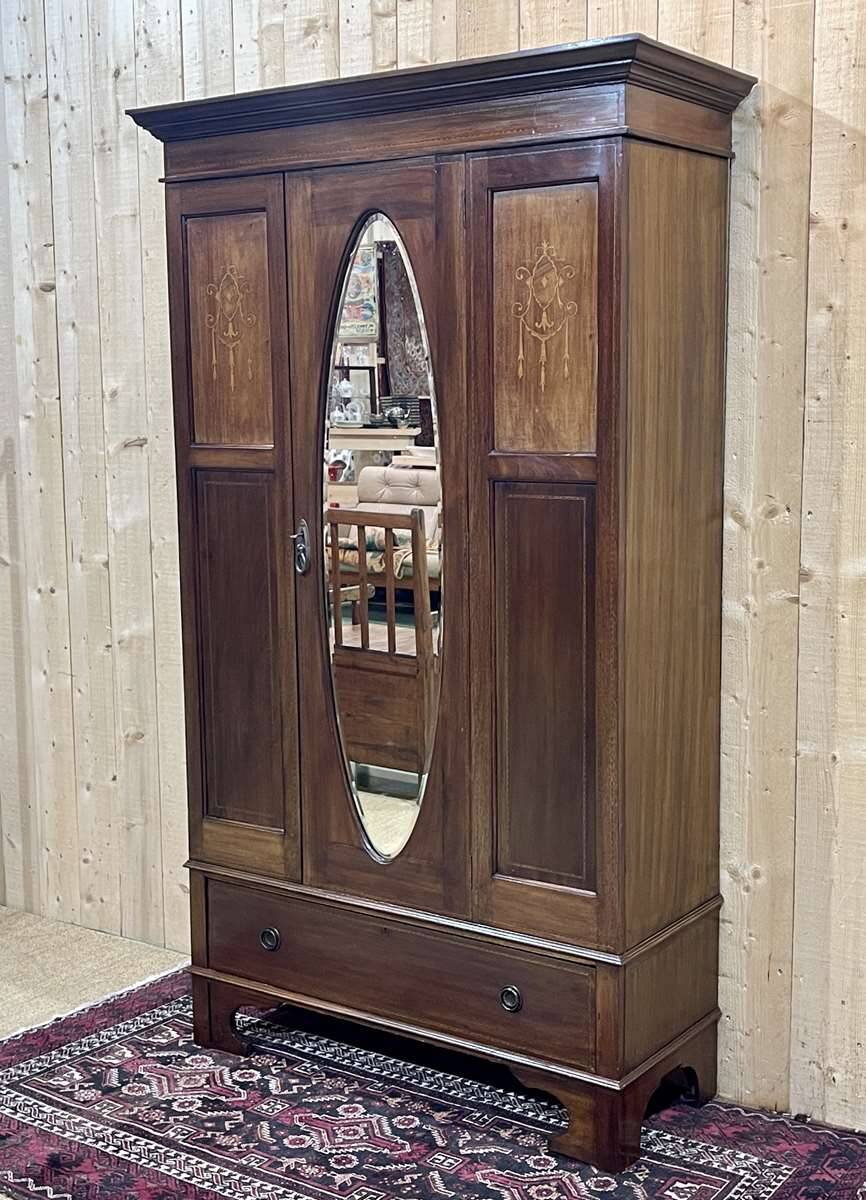 Early 20th century English wardrobe in mahogany