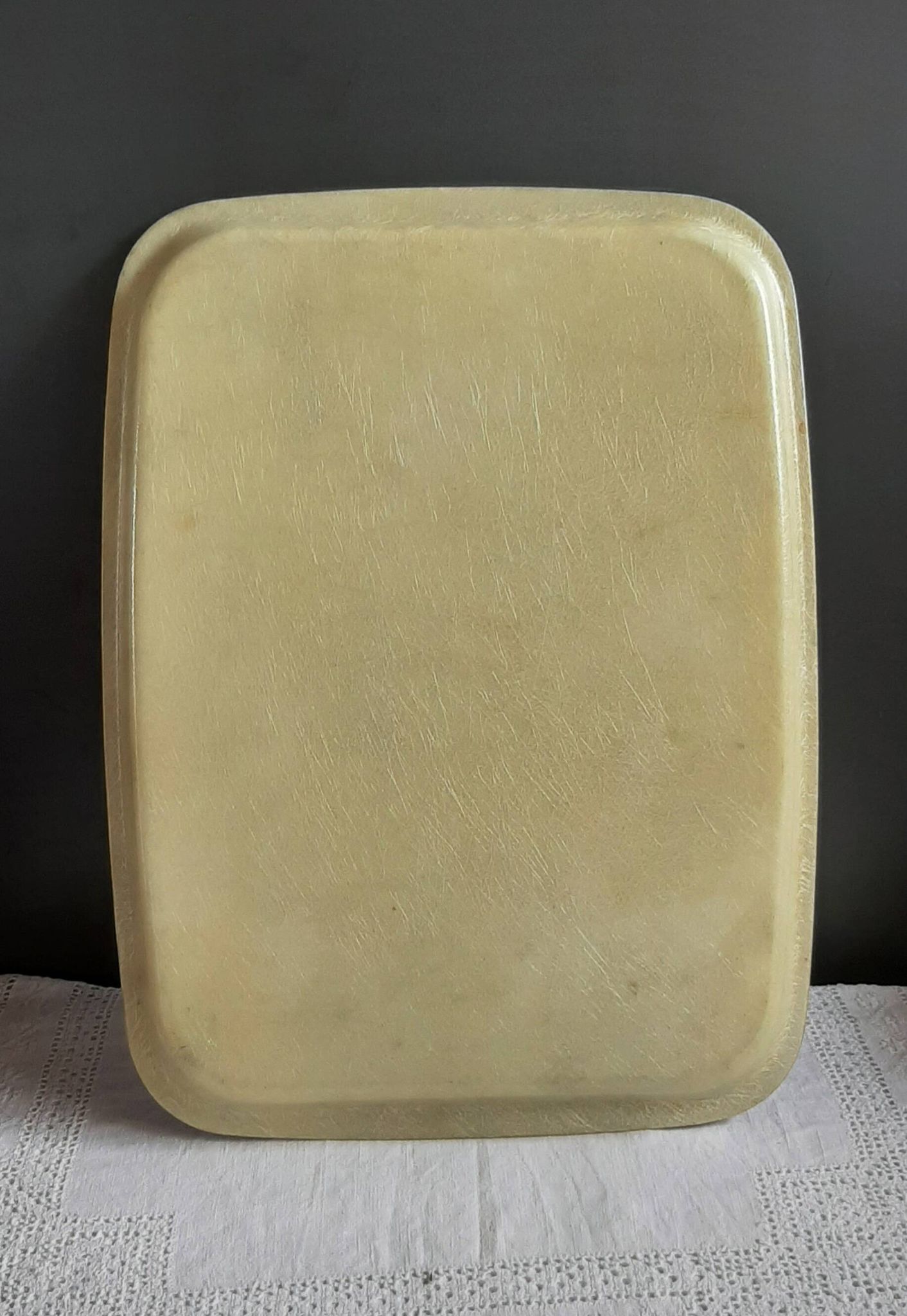 Fibreglass plateau