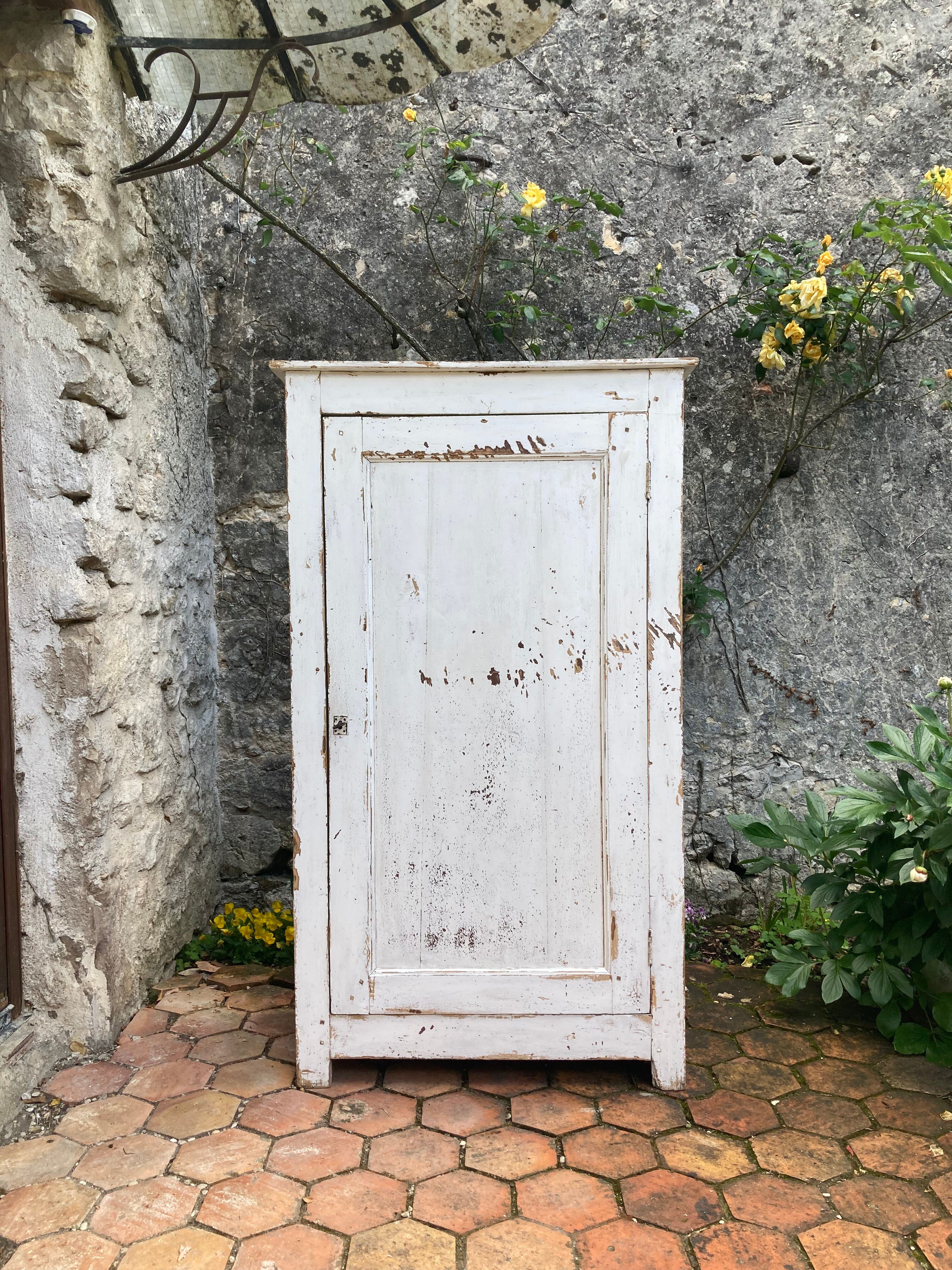 Armoire ancienne - bonnetière parisienne