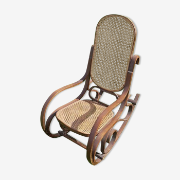 Rocking chair en bois canné