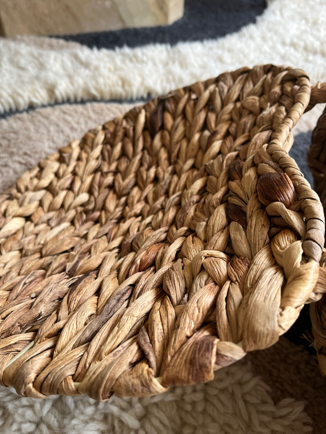 Banana leaf pan in the shape of a vintage heart