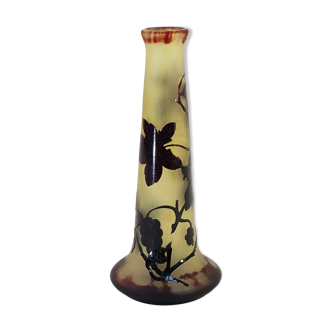 Vase en pate de verre dégagé a l'acide la rochere france décor de vignes