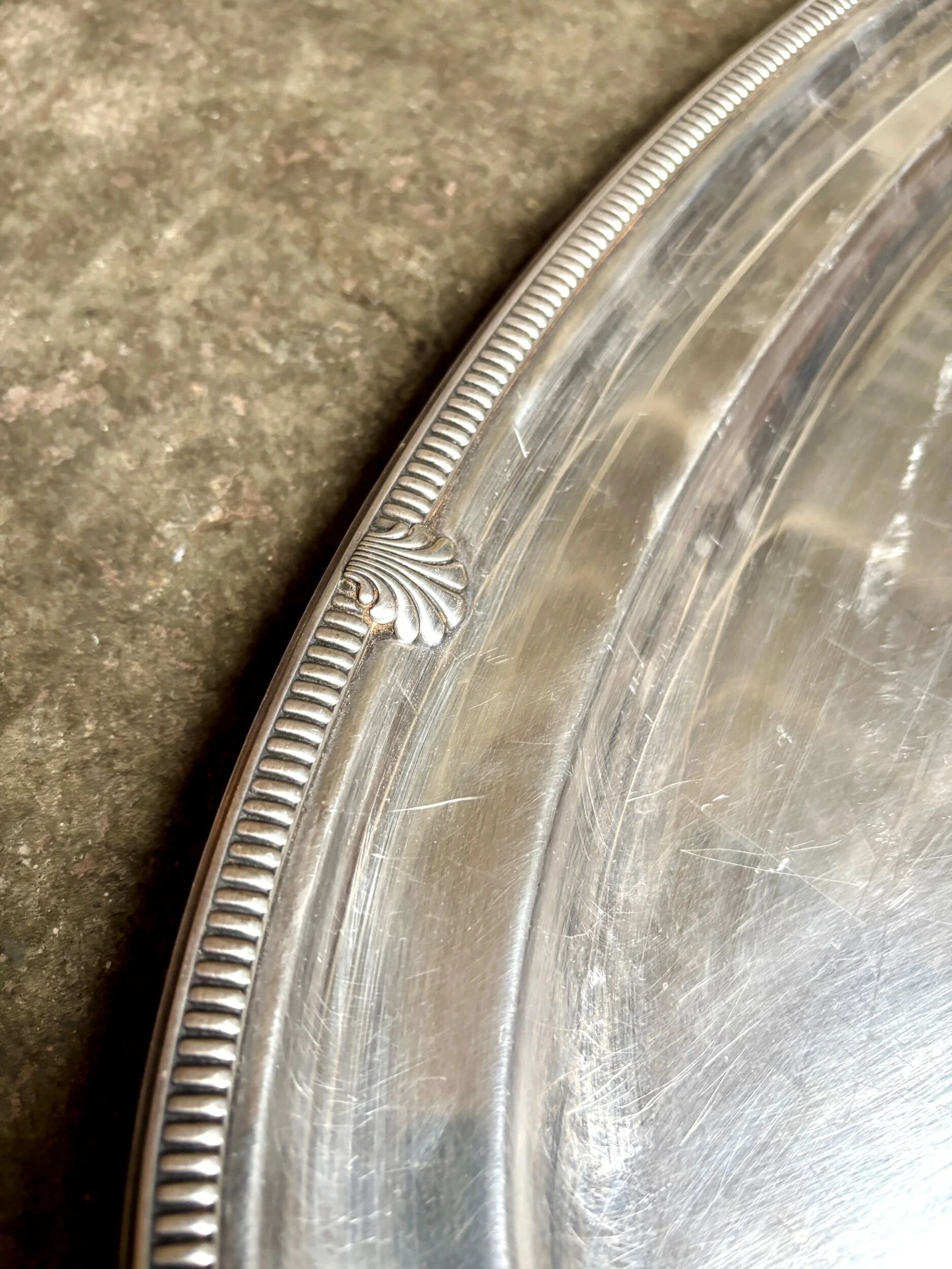 Oval silver-plated metal dish, shell motif no. 1