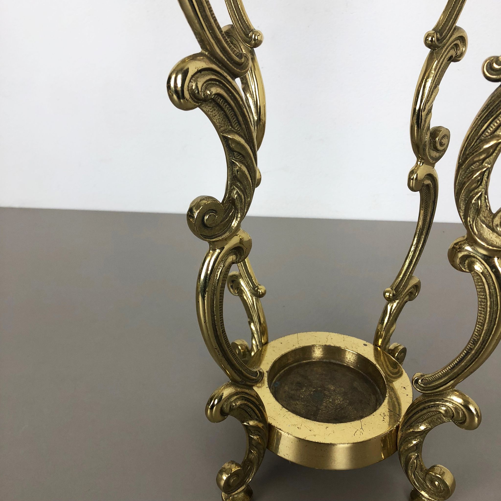Hollywood Regency solid brass umbrella stand, Italy, 1970s