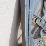 Vintage round ox eye window