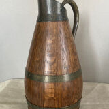 Pichet à eau de vie de Beaune en chêne massif cerclages laitons années 1970