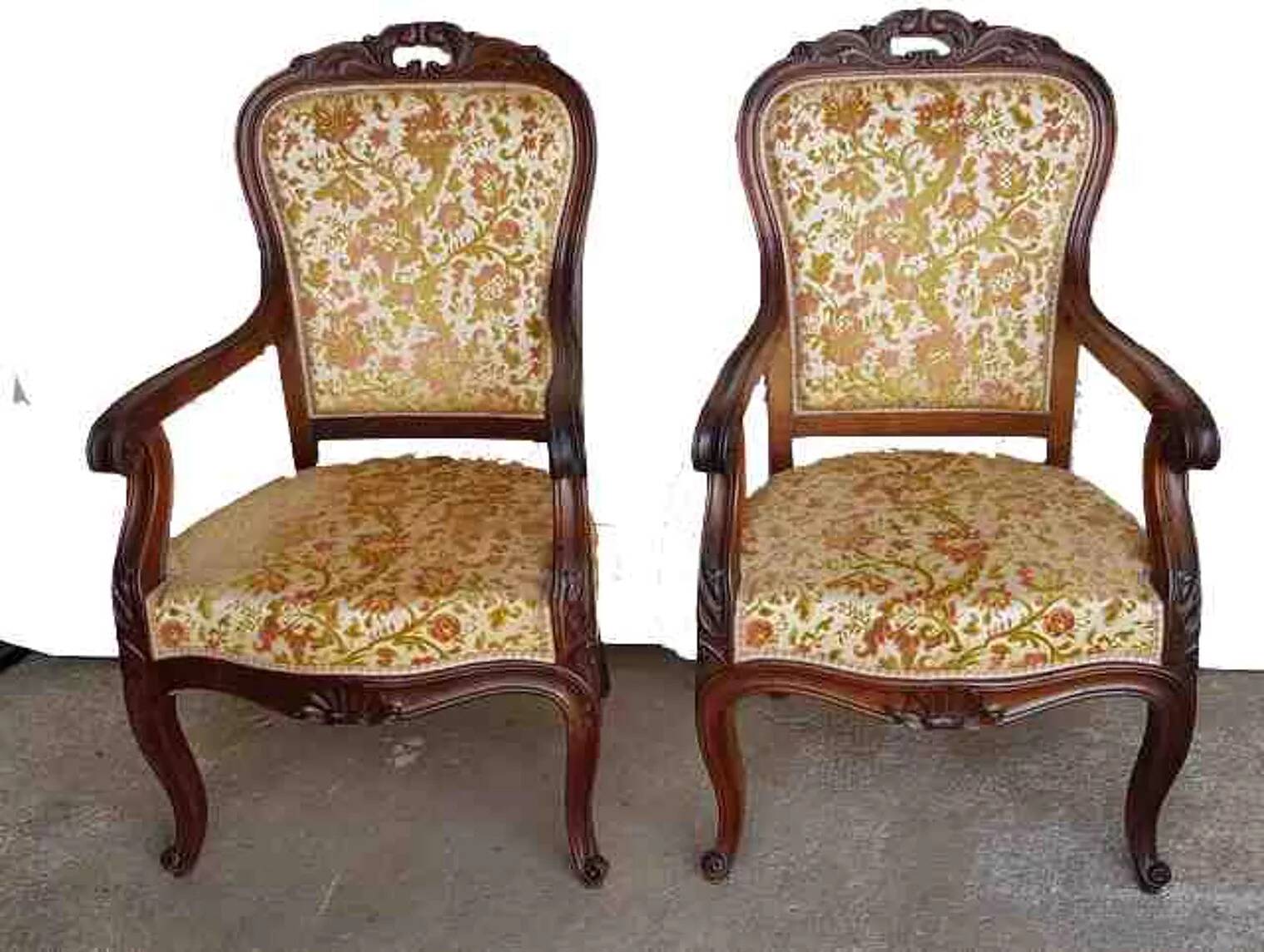 Paire de fauteuils en acajou