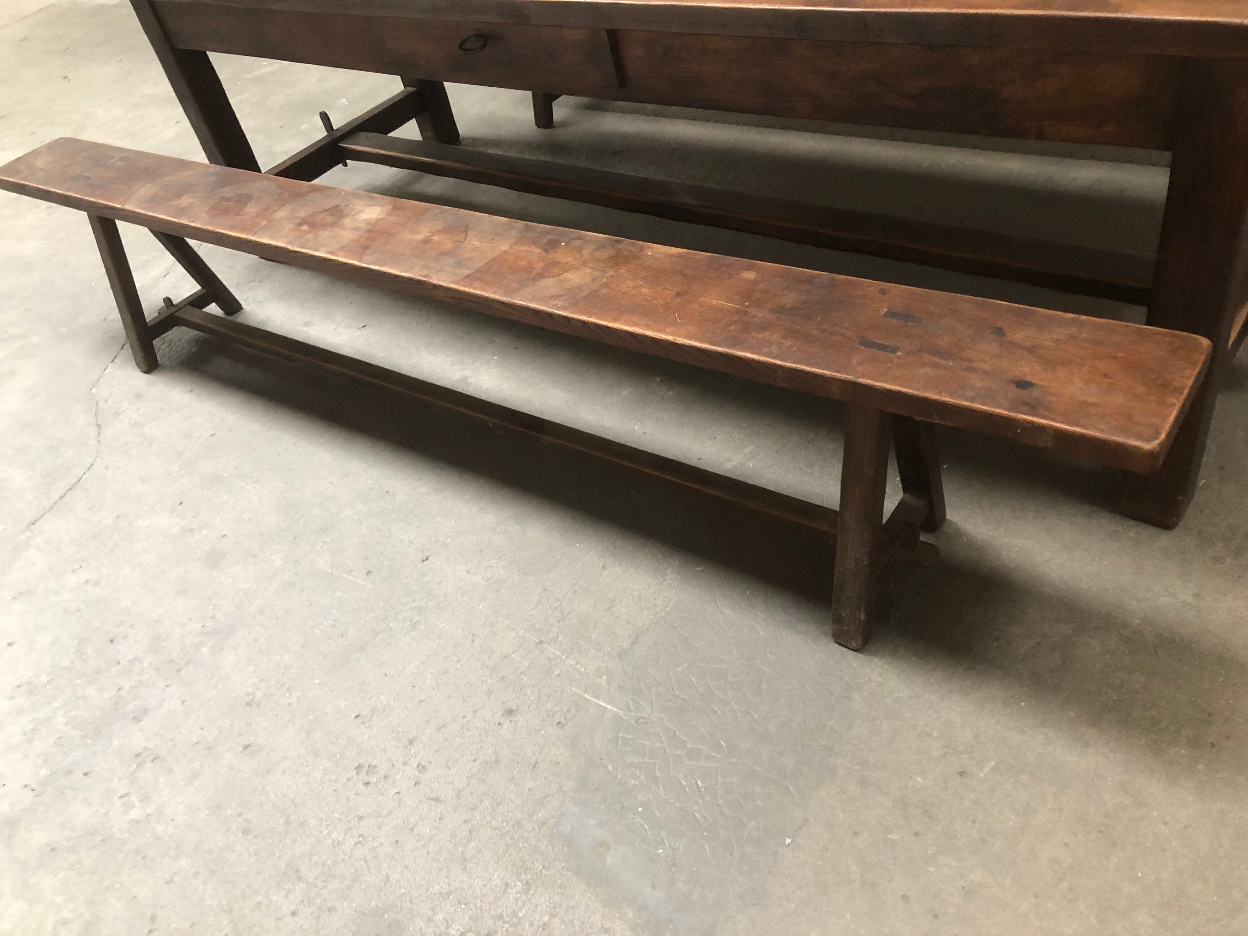 Table and 2 benches