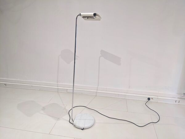 Lampadaire base circulaire en marbre