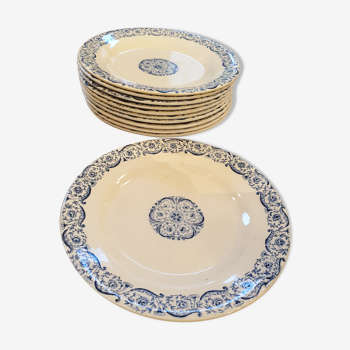 11 plates in opaque porcelain from Gien known as Terre de Fer