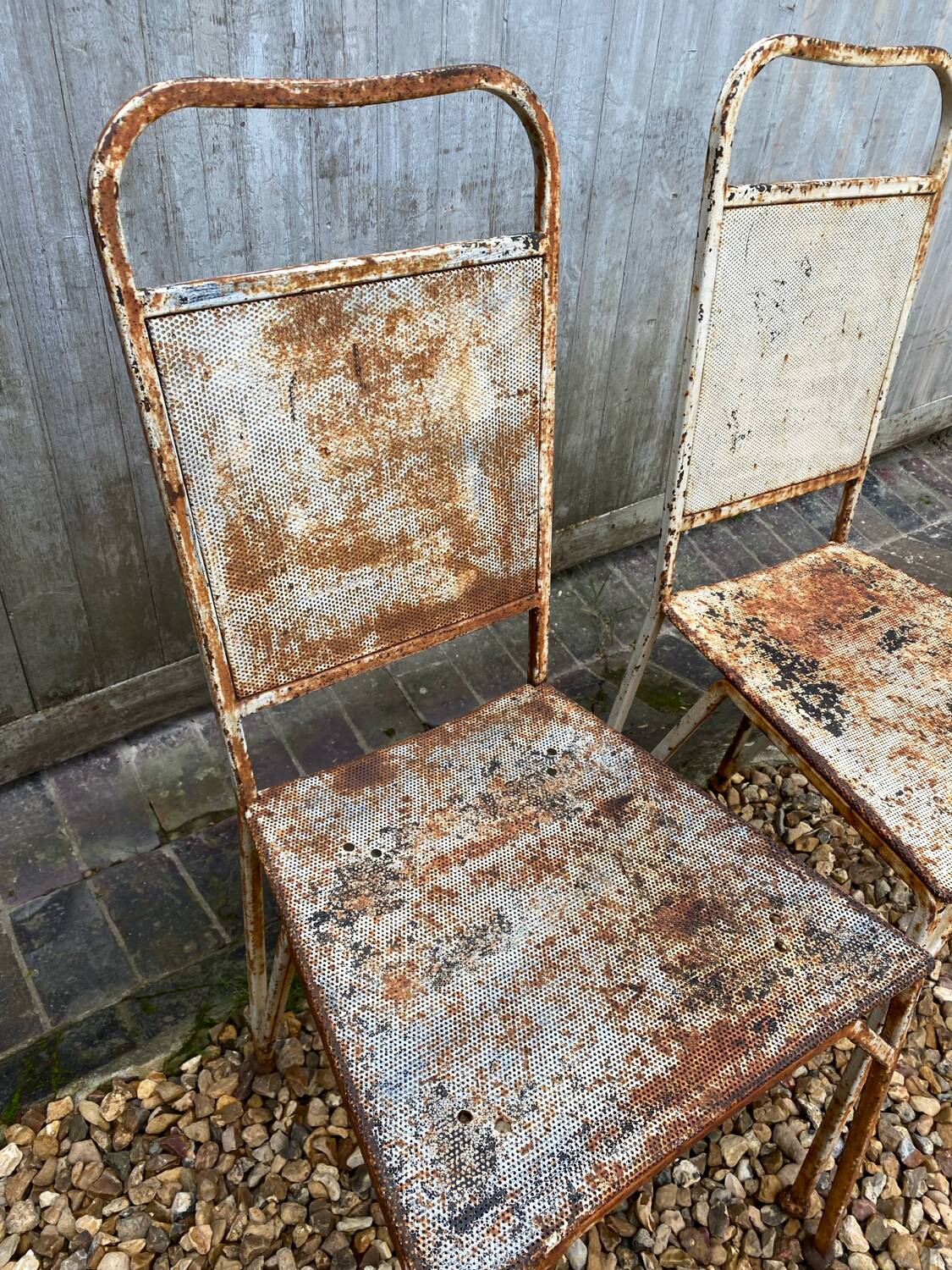 Chaise jardin métal perforé