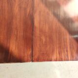 English dining room table in mahogany veneer late nineteenth with two extensions (from 1m80 to 2m80)