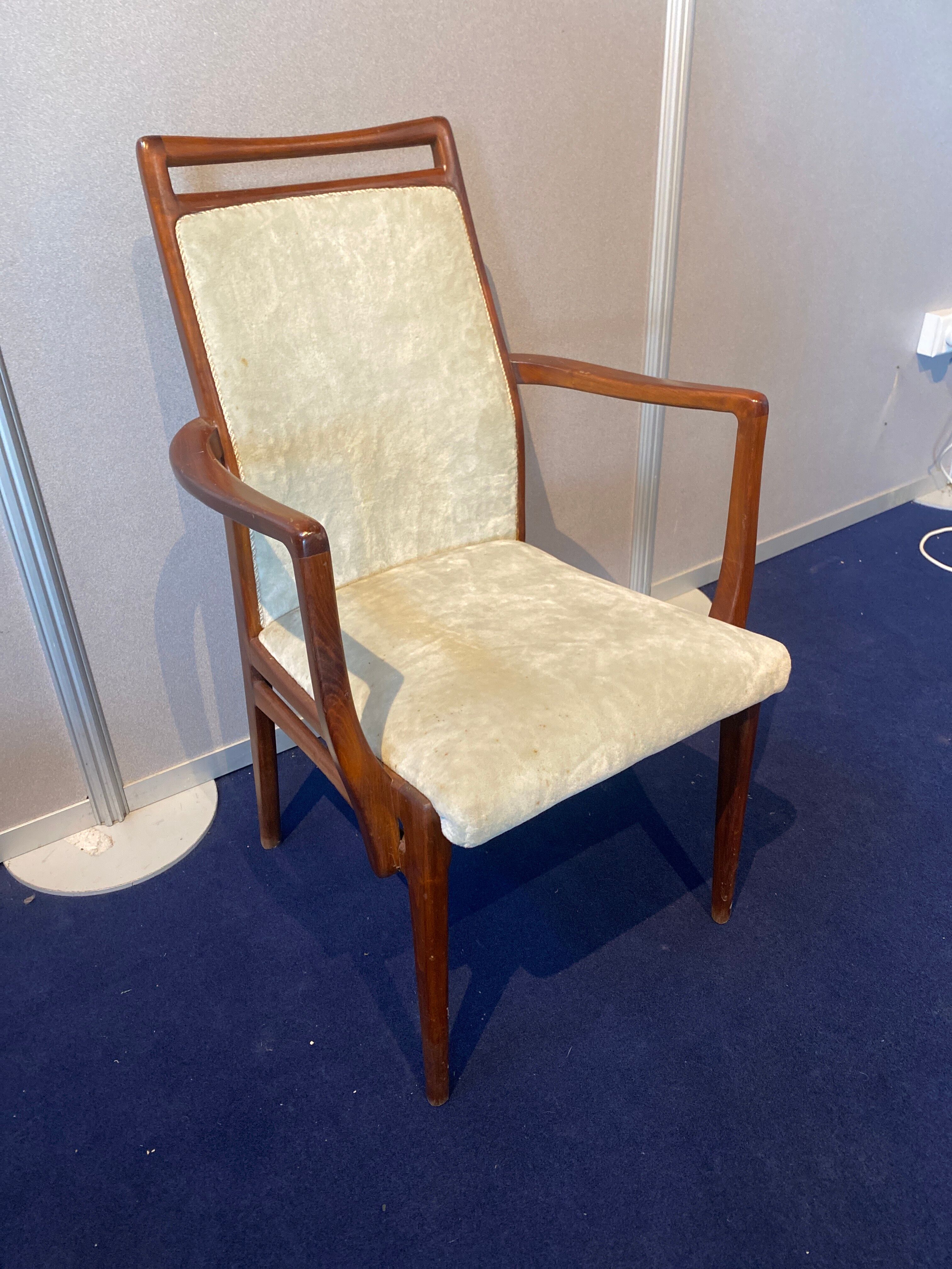 2 armchairs and 2 wooden chairs