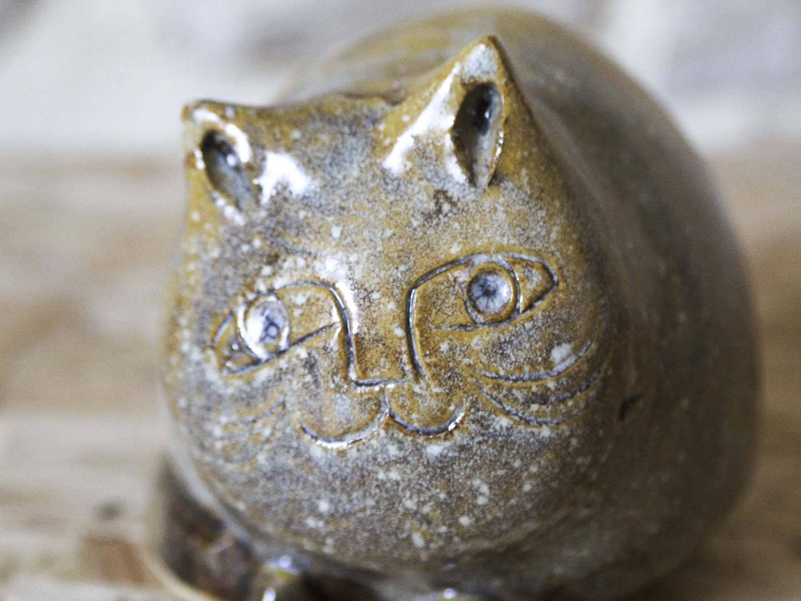 Annie Maume ceramic cat