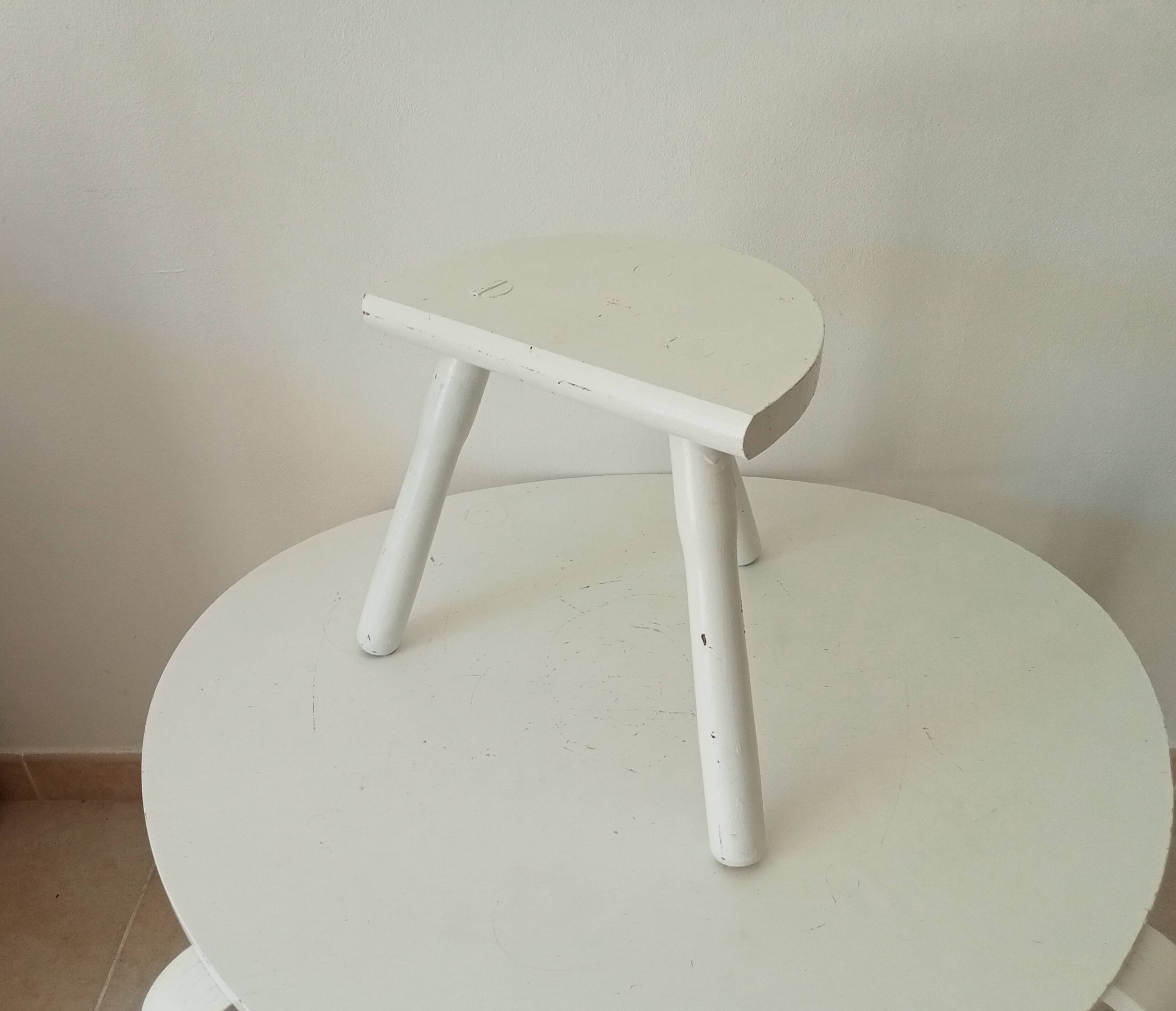 Vintage tripod milking stool