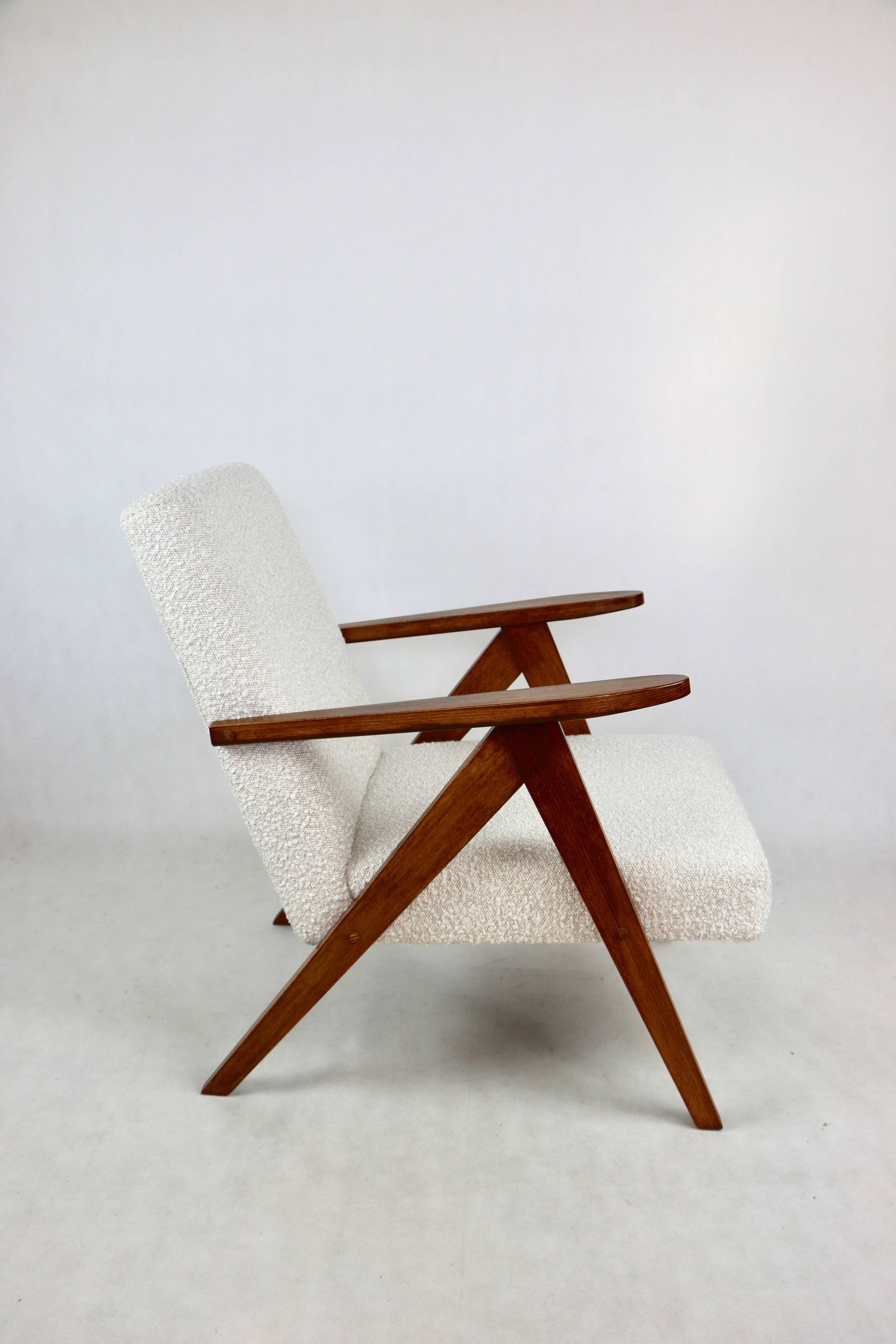 Vintage B-310 VAR white structured bouclé armchair 1970s - 2 pieces available