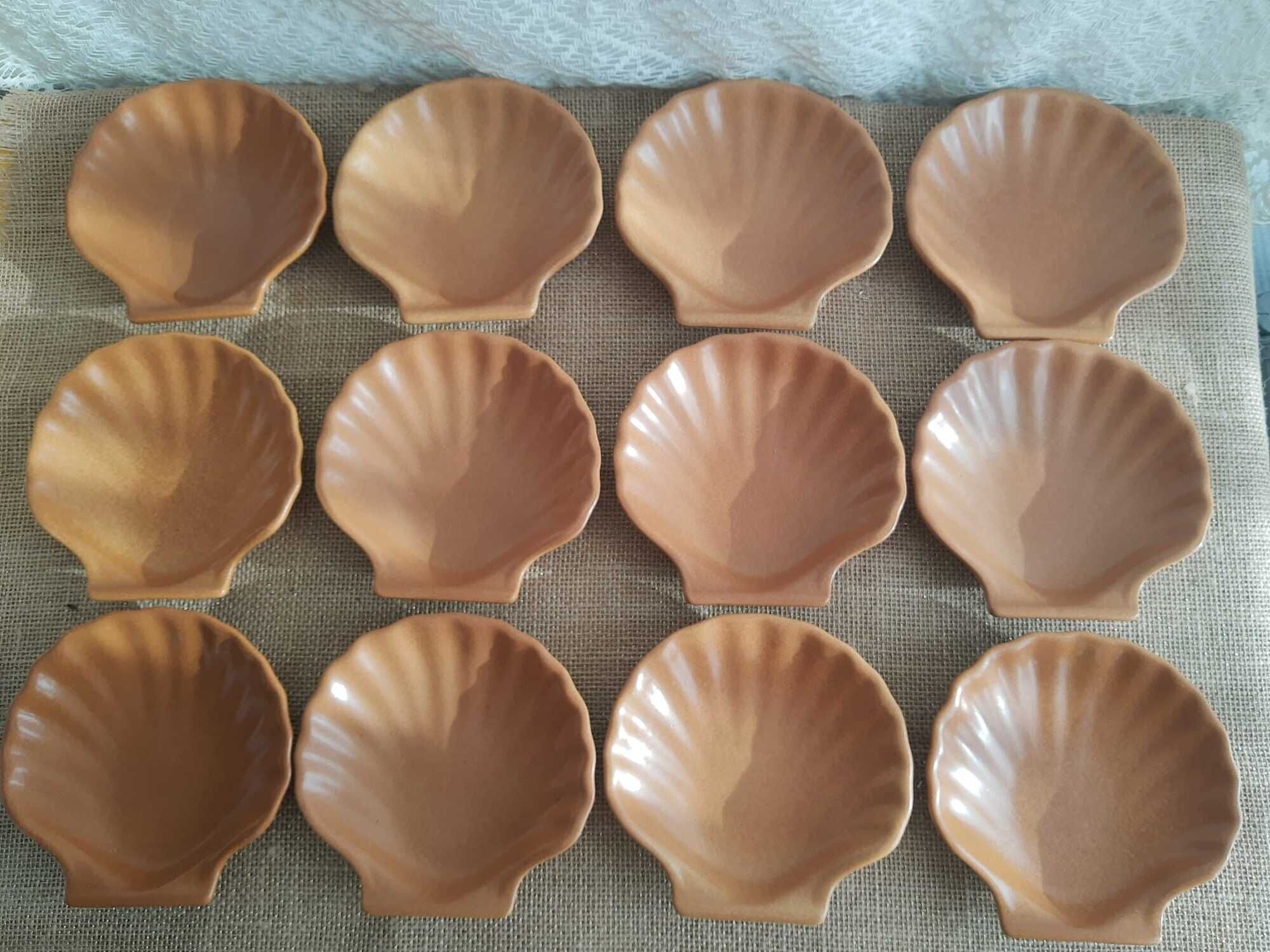Set of 12 scallops in cognac sandstone Émile Henry - vintage