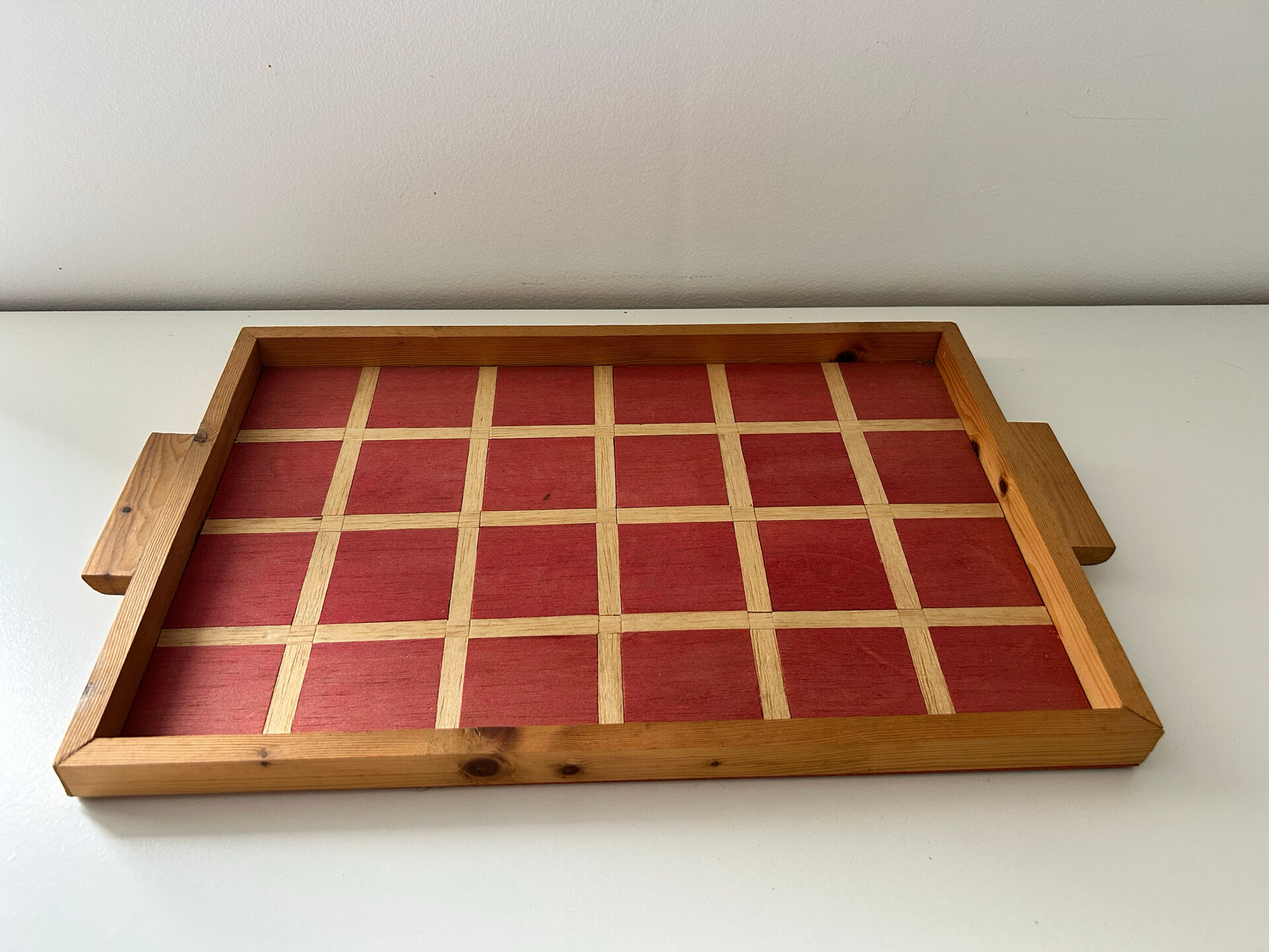 Red checkered plateau unique piece
