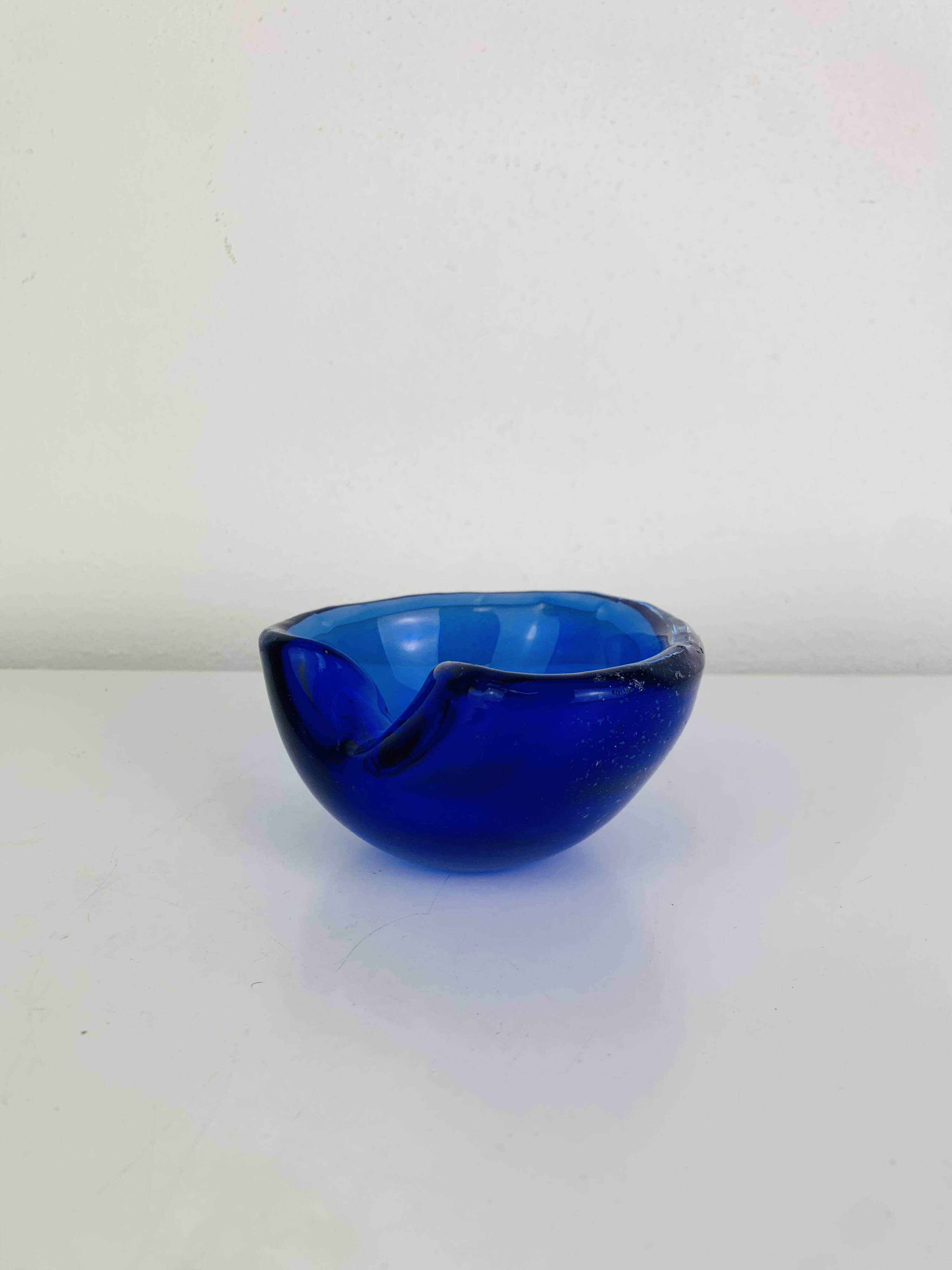 Cendrier en verre soufflé Murano, bleu, vintage