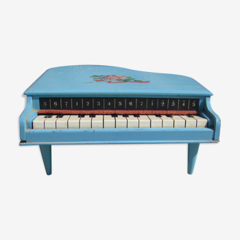 Old toy "grand piano"