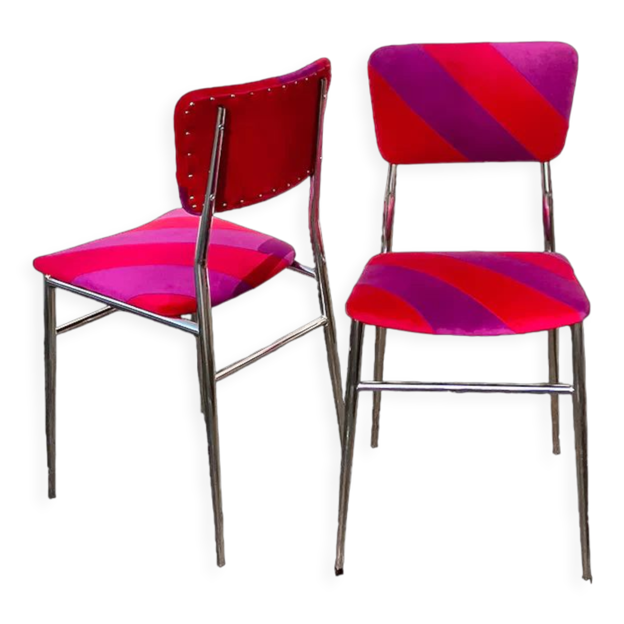 Red/purple patchwork chairs duo