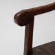 Fauteuil en chêne provincial français du XVIIIe siècle