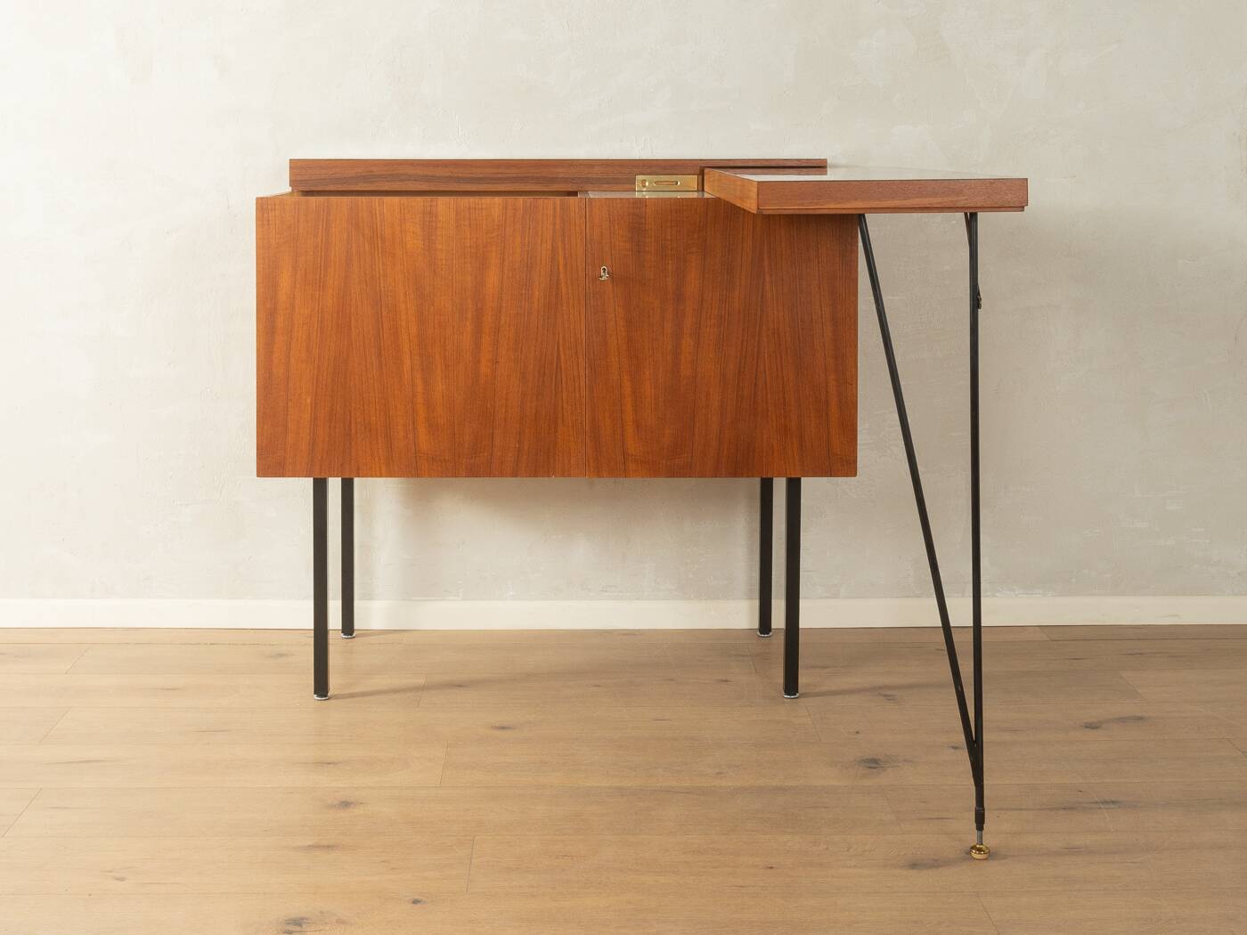 Exclusive home bar from the 1960s
