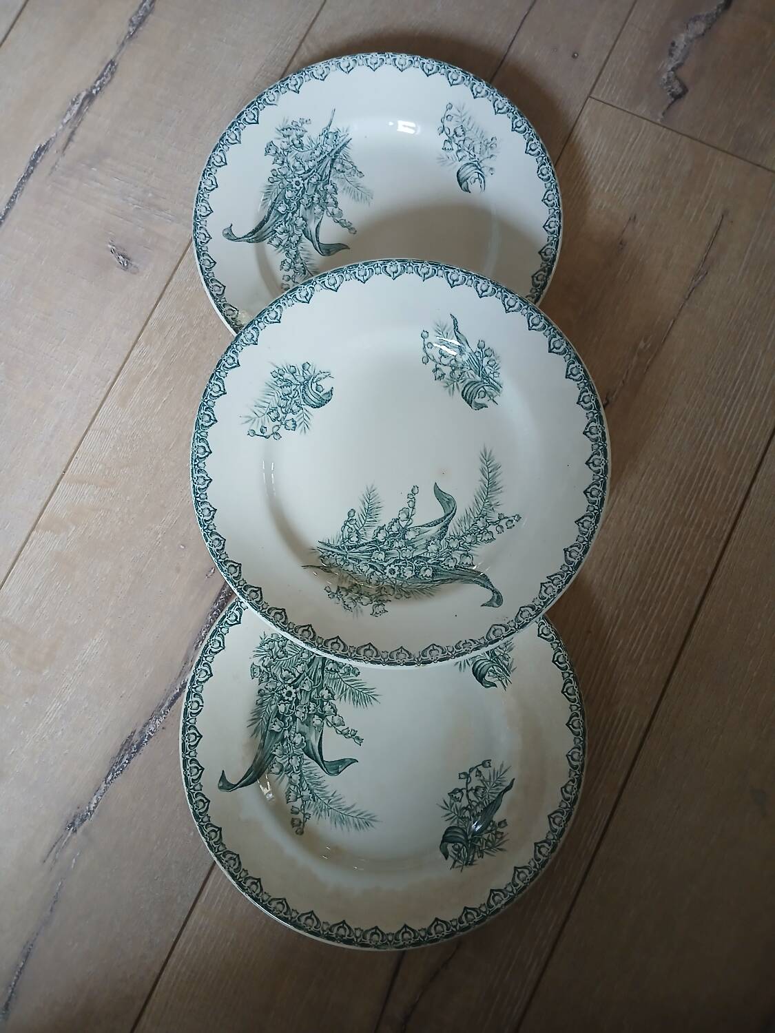 3 old Terre de fer plates
