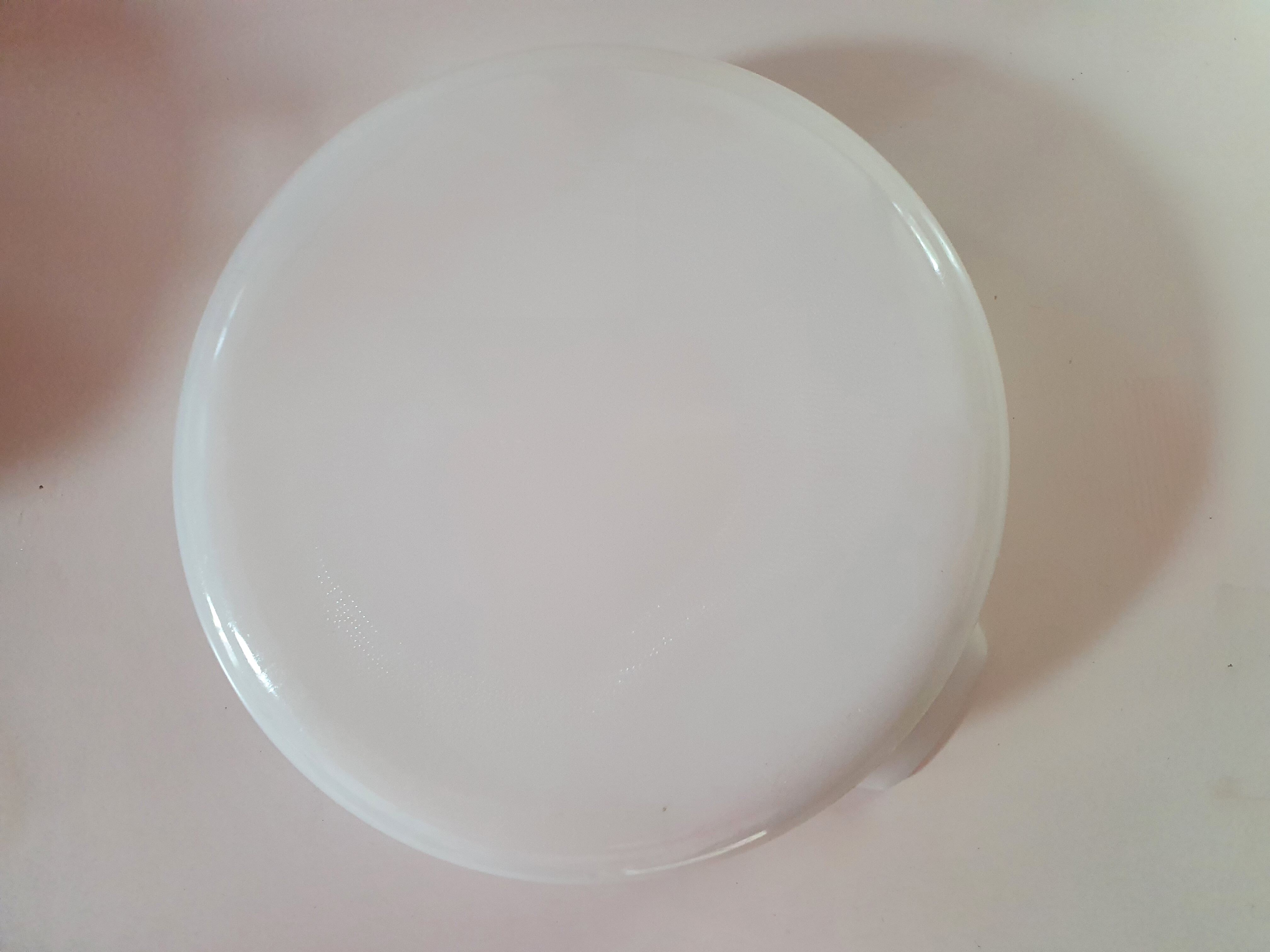 Arcopal dish with round flowers with handle