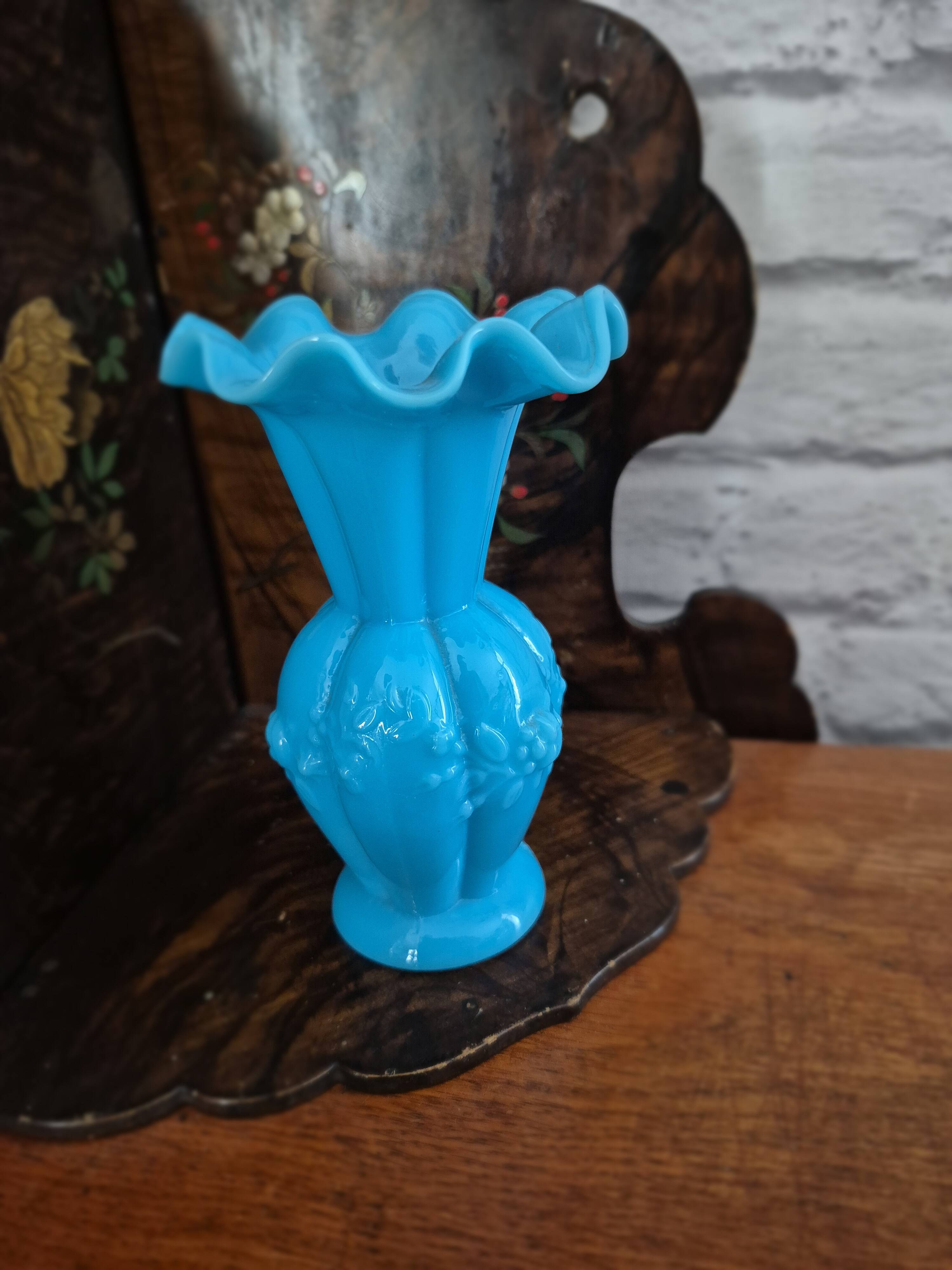 Opaline vase from the Portieux fair 1900-50