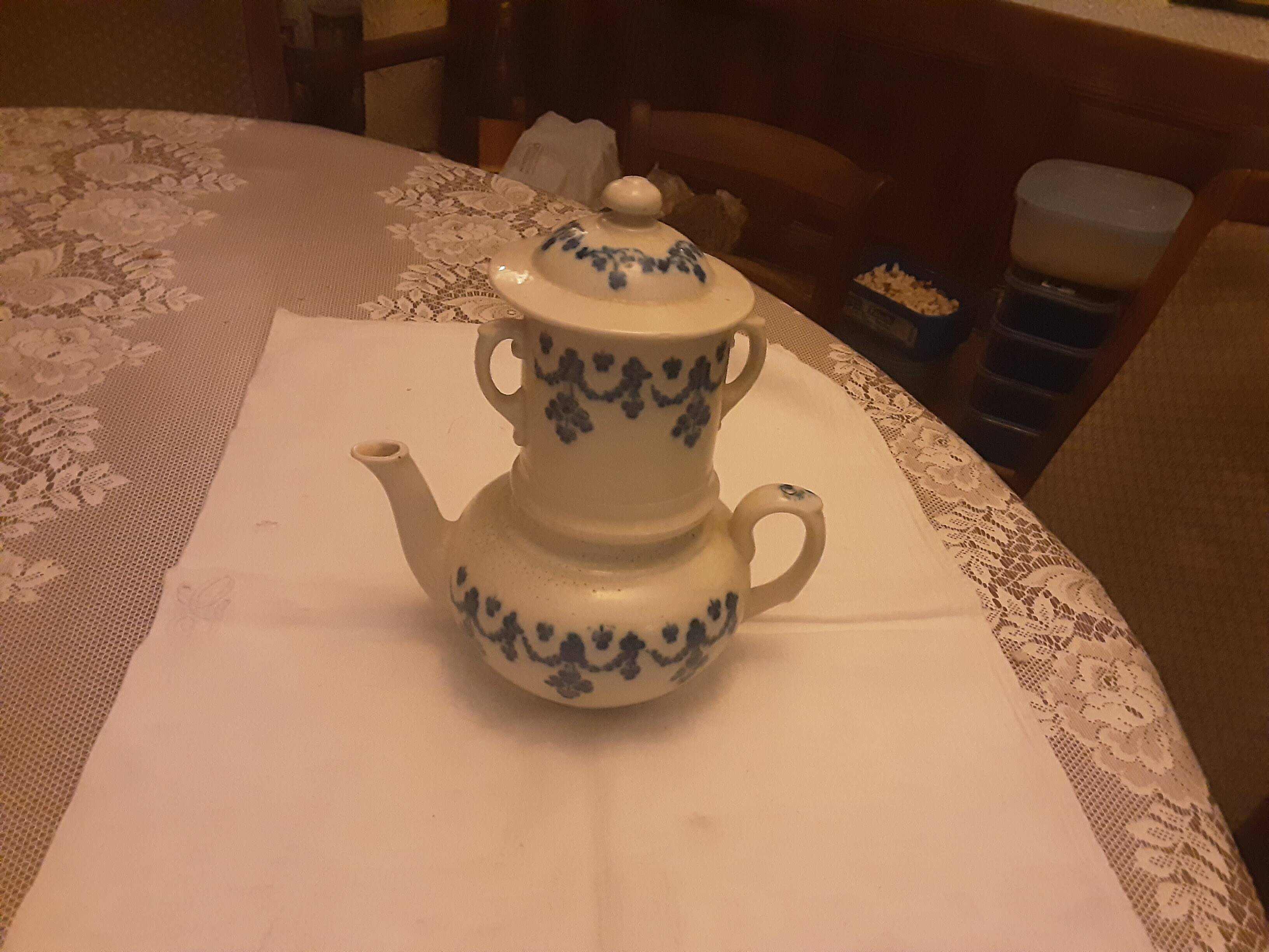 Saint uze revol teapot