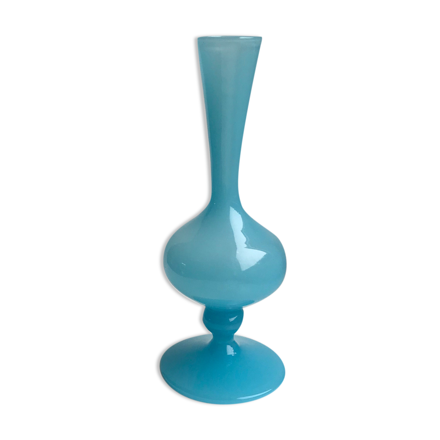 Vase en opaline bleu ciel années 50