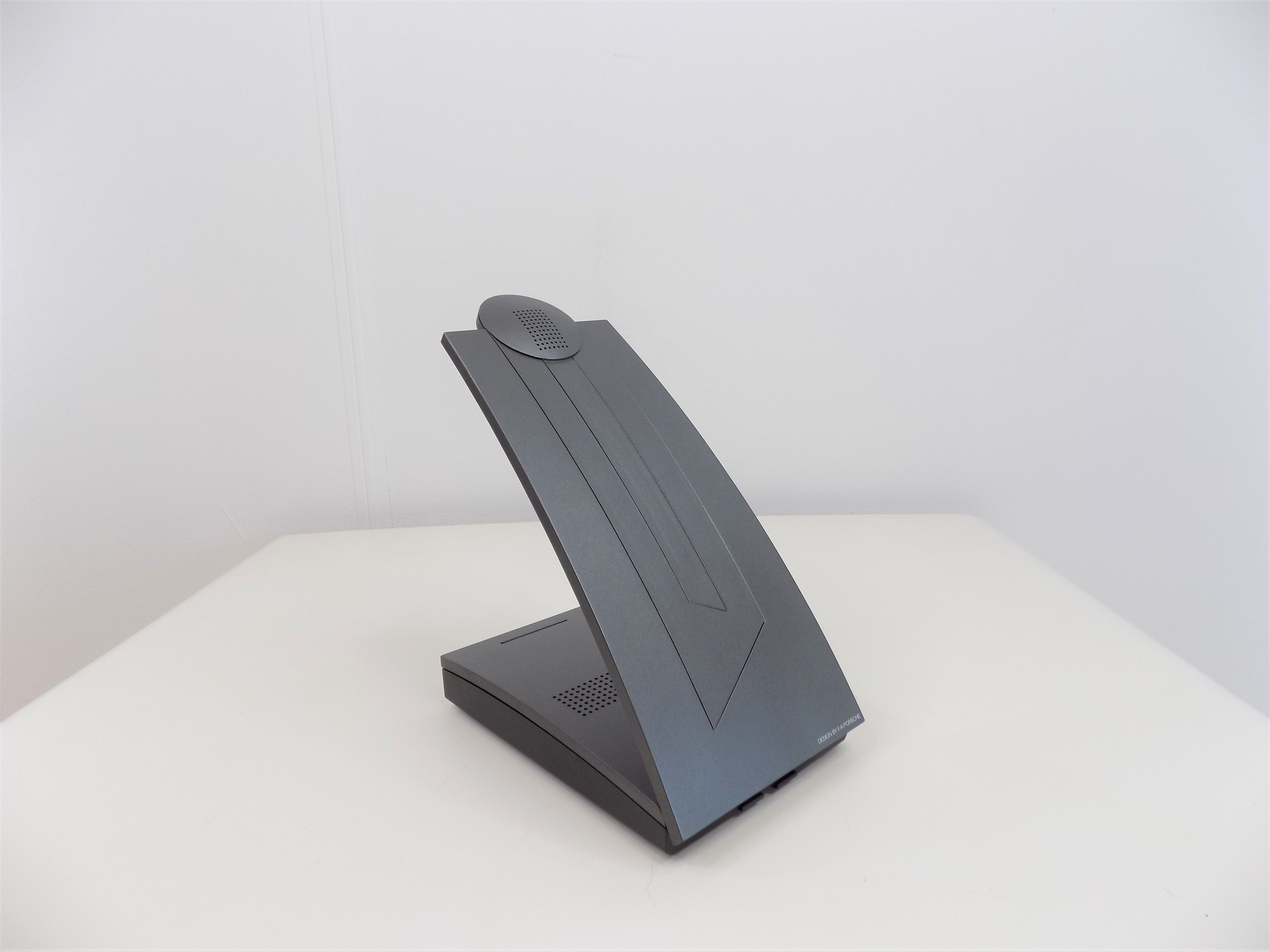 Lampe de table star trek par f.a. porsche