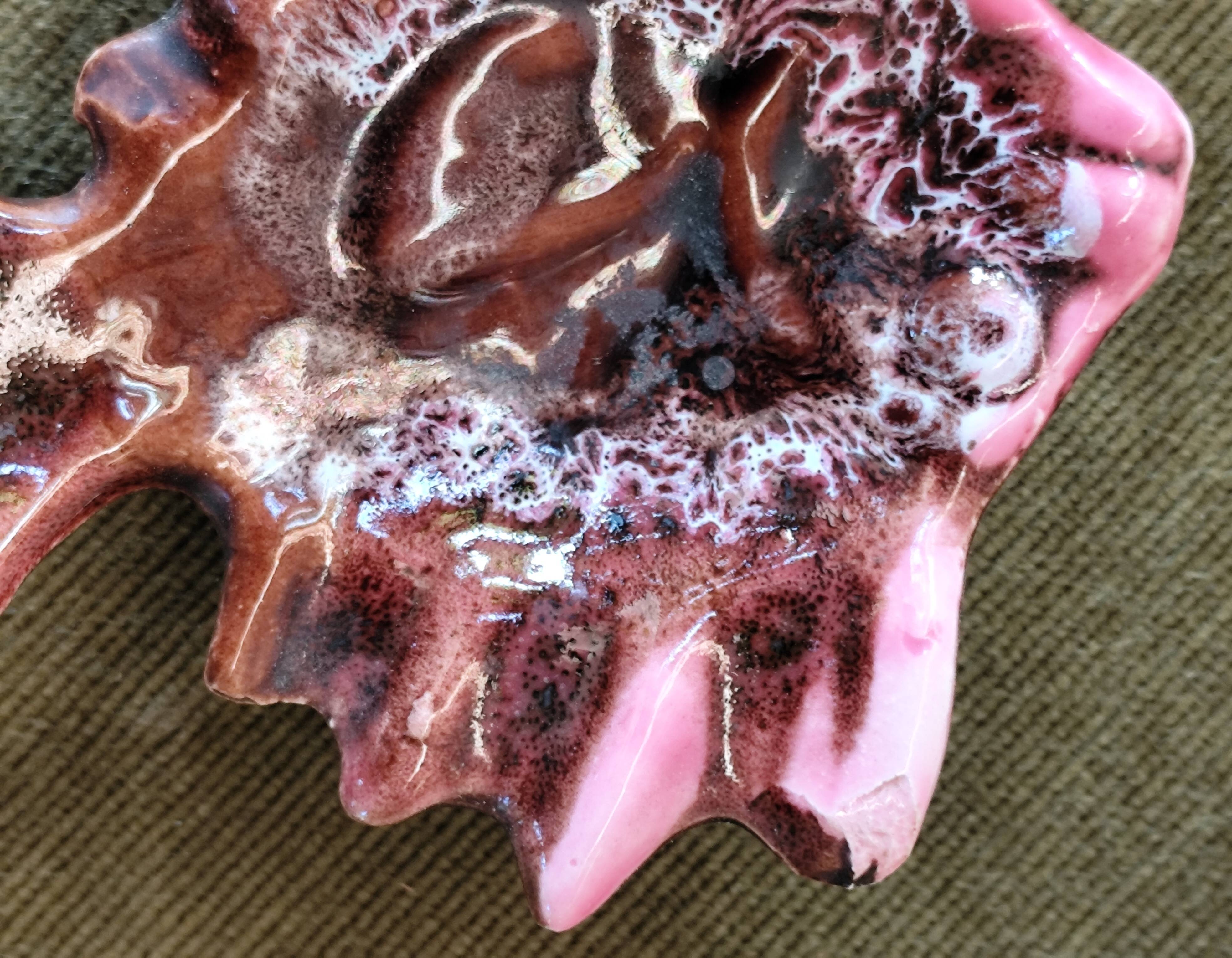 Ceramic fish pocket emptier