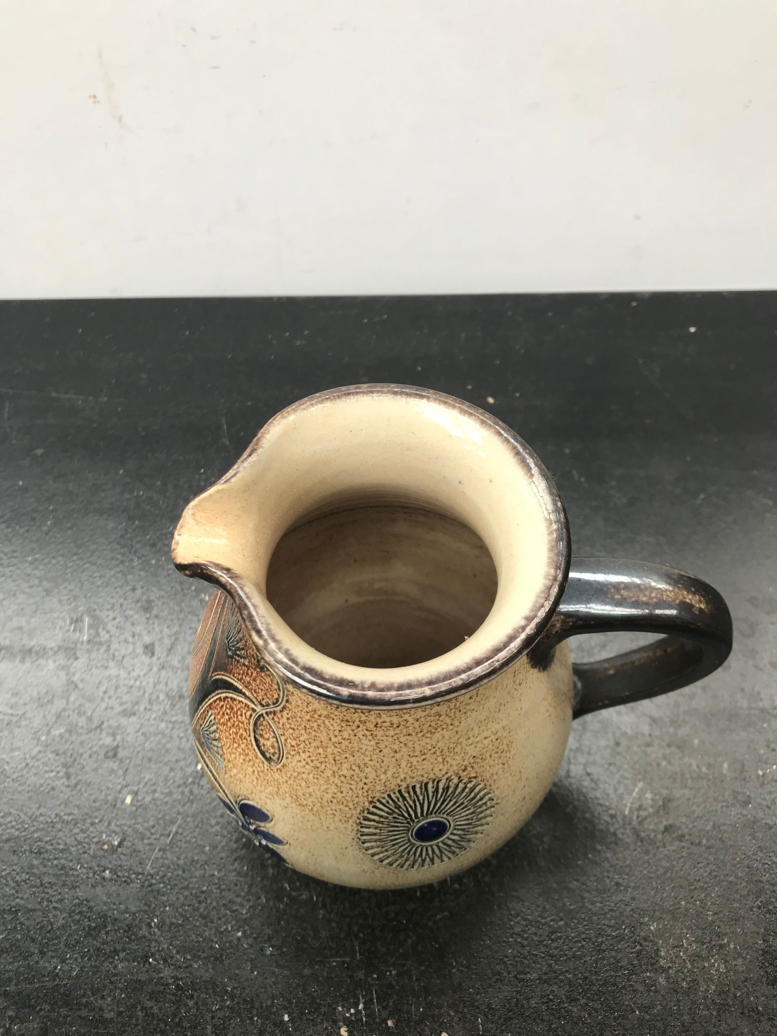 Former pitcher porfrhof brown sandstone enamelled vintage blue décor