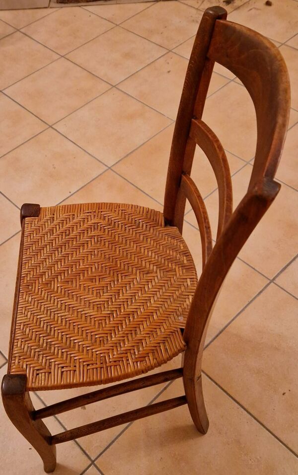 Chaise ancienne à assise en paille tressée – style rustique français