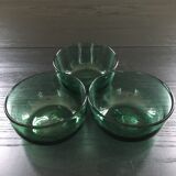 Lot 3 green glass cups