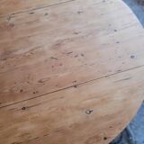 Round table with solid wood leaves